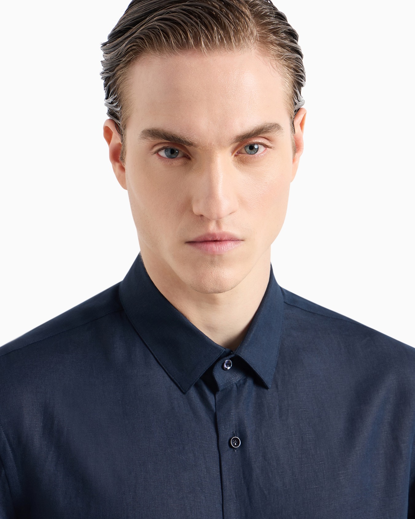 Chemise coupe classique en lin Diapositive 4