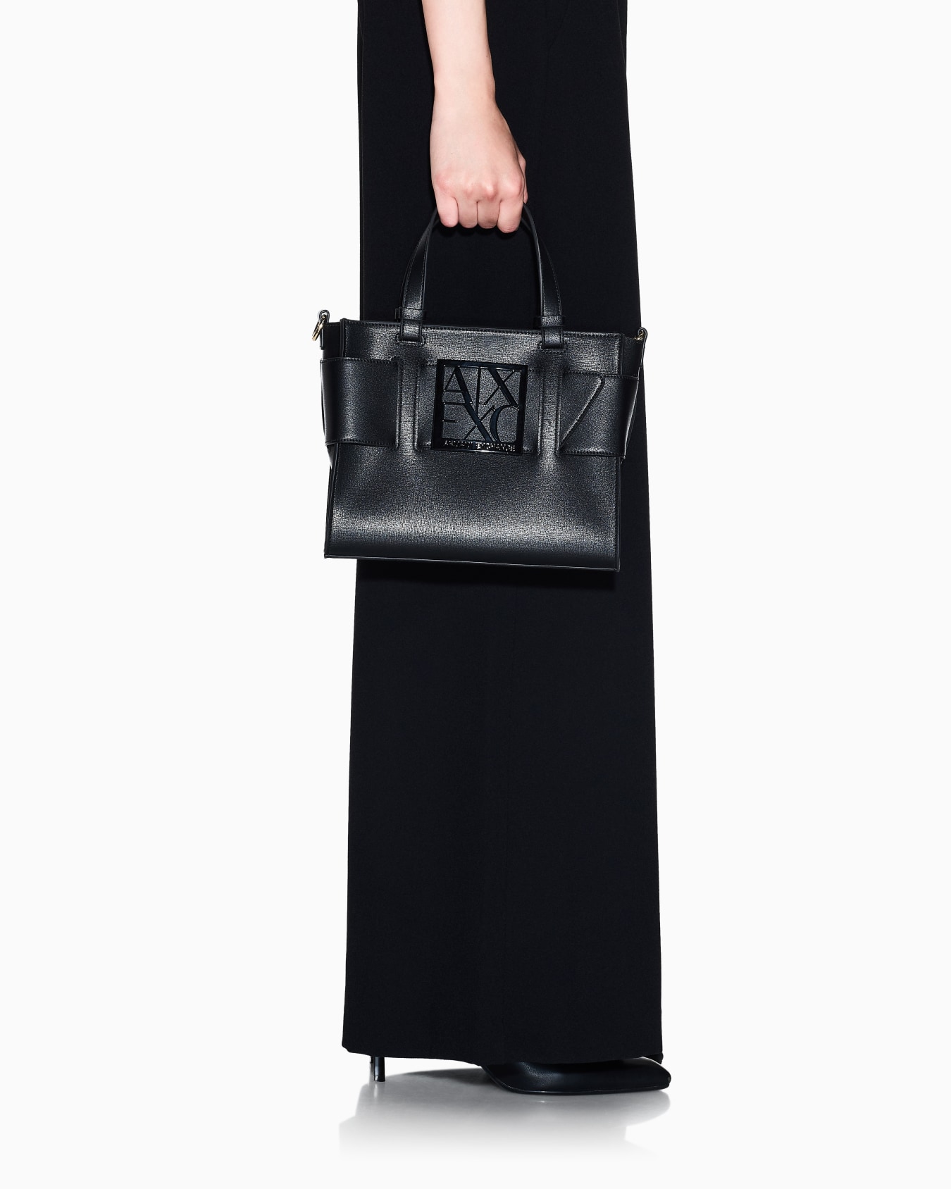 Medium tote bag with double handles and shoulder strap Slide 6