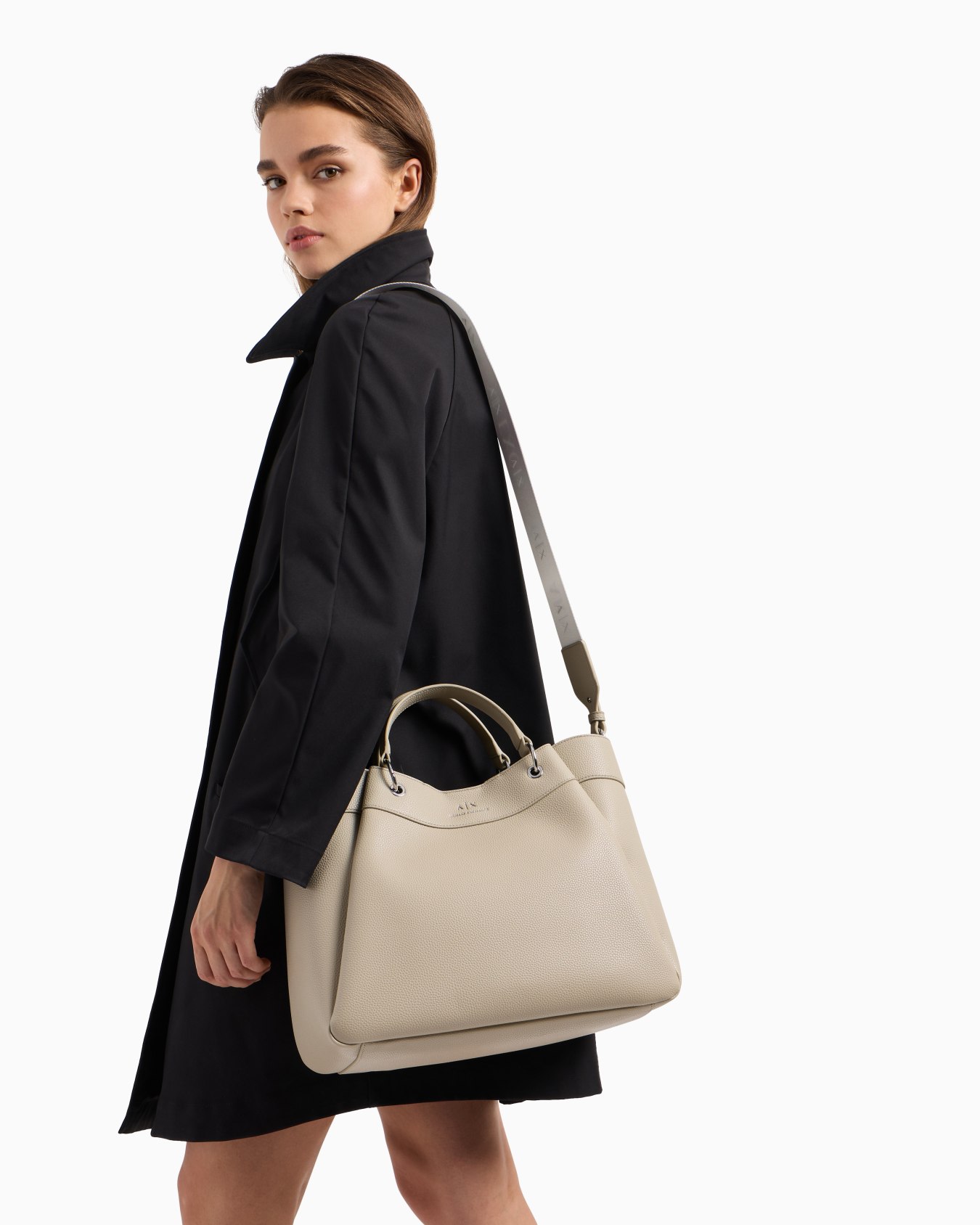 Large shaped shopper bag with double handles Slide 6