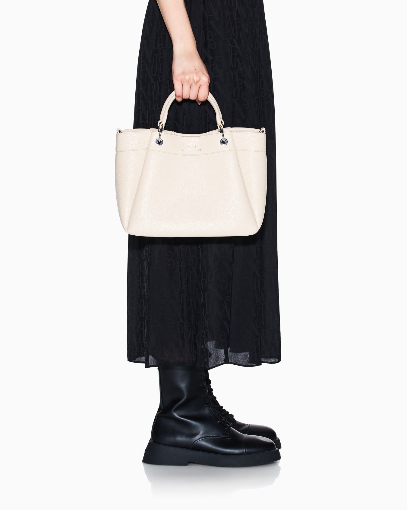 Medium handbag with degradè shoulder strap Slide 5