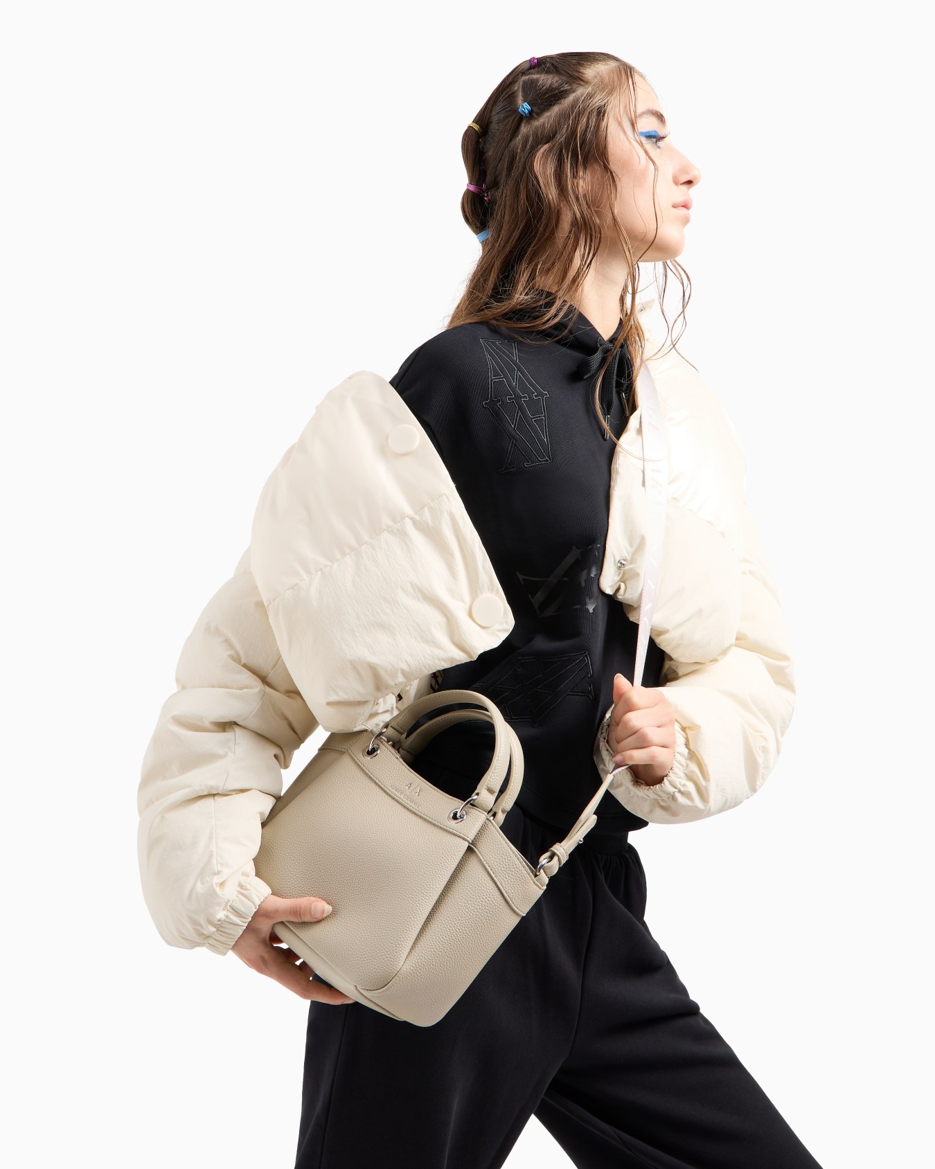 Small shaped shopper bag with double handles Slide 6