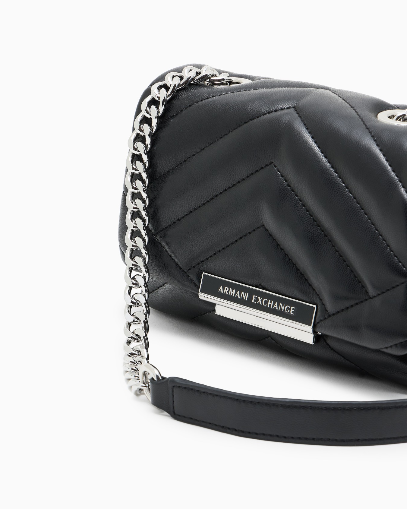 Small shoulder bag with quilted workmanship Slide 4