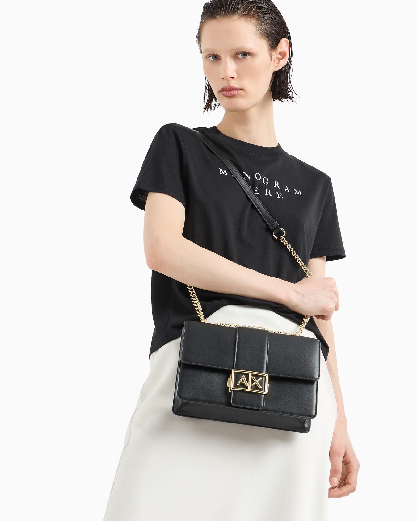 Tasche mit Logo und Kettenschulterriemen Folie 5