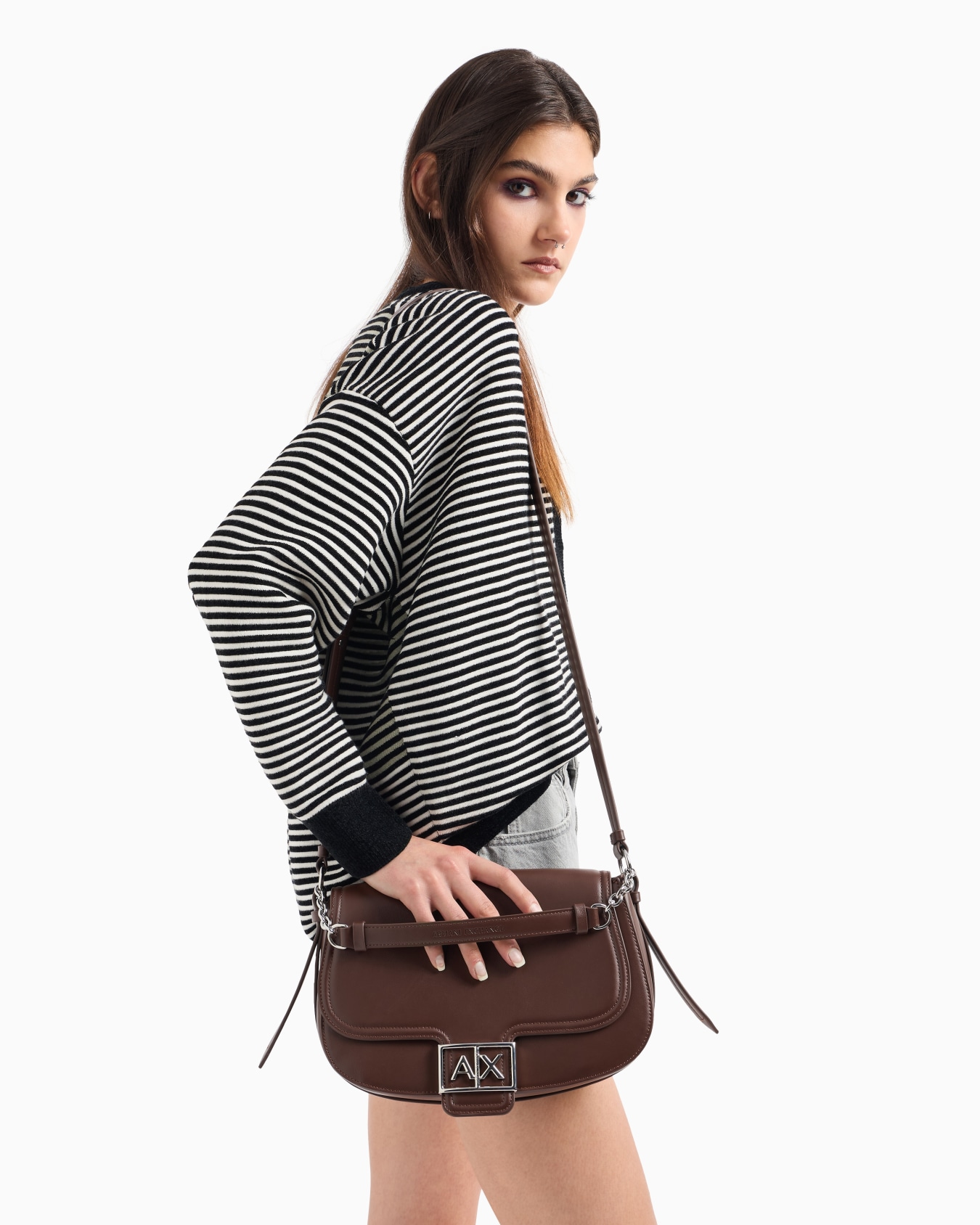 Minibolso redondeado con logo Monogram Diapositiva 5