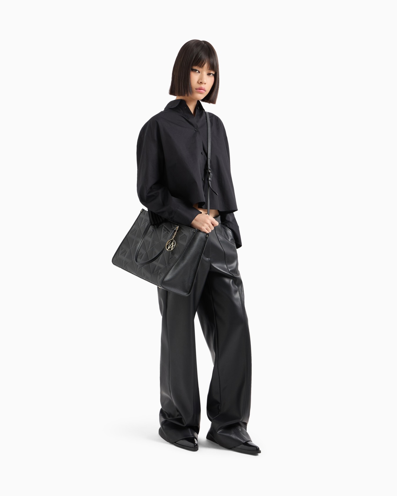 Tote bag with allover emossed logo Slide 5