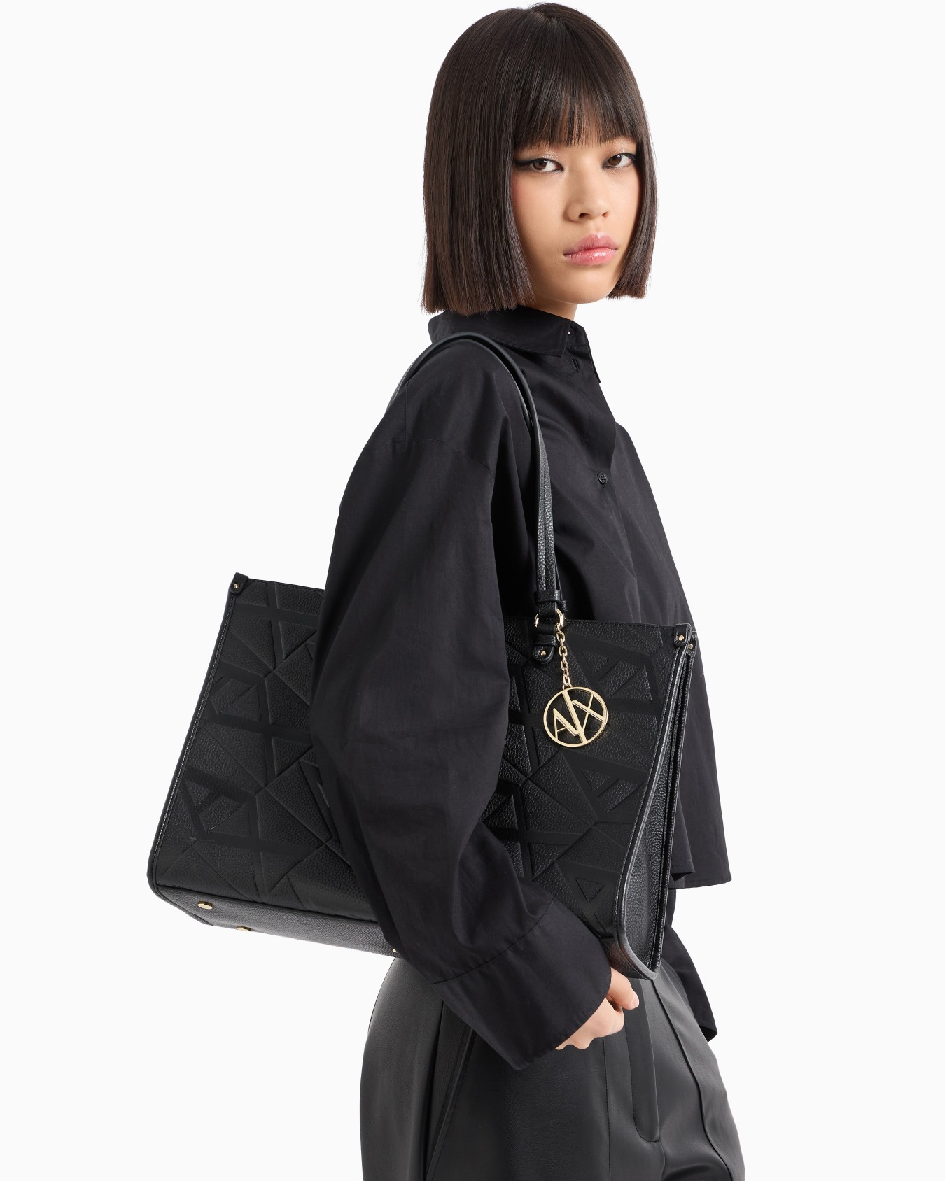 Tote bag with allover emossed logo Slide 6