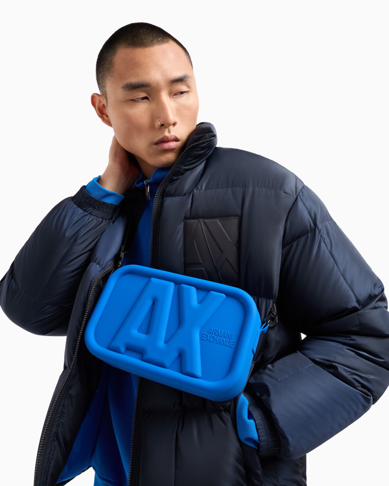 Bolso bandolera de silicona con logo moldeado en relieve Diapositiva 5