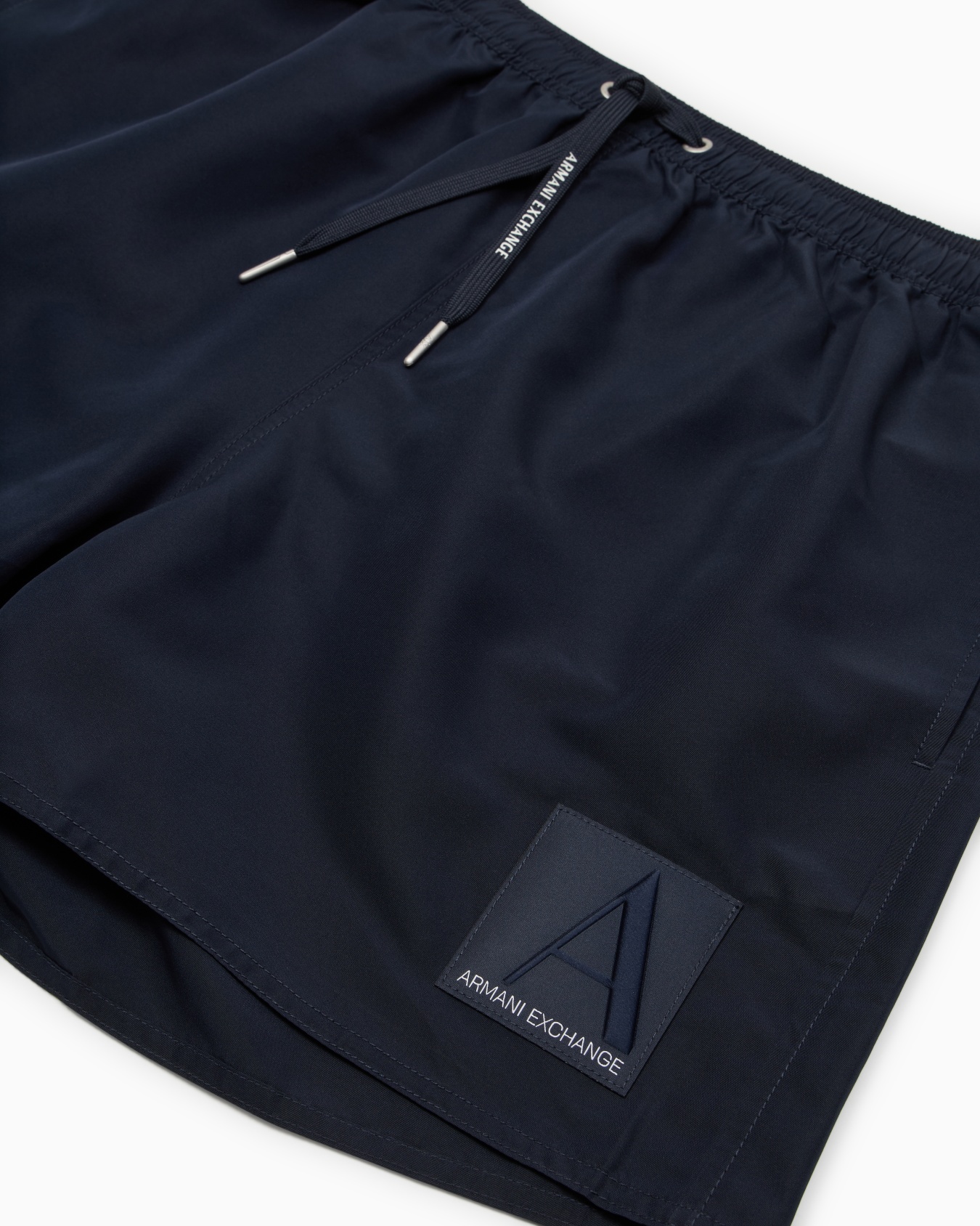 Bañador tipo shorts de tejido reciclado Diapositiva 3
