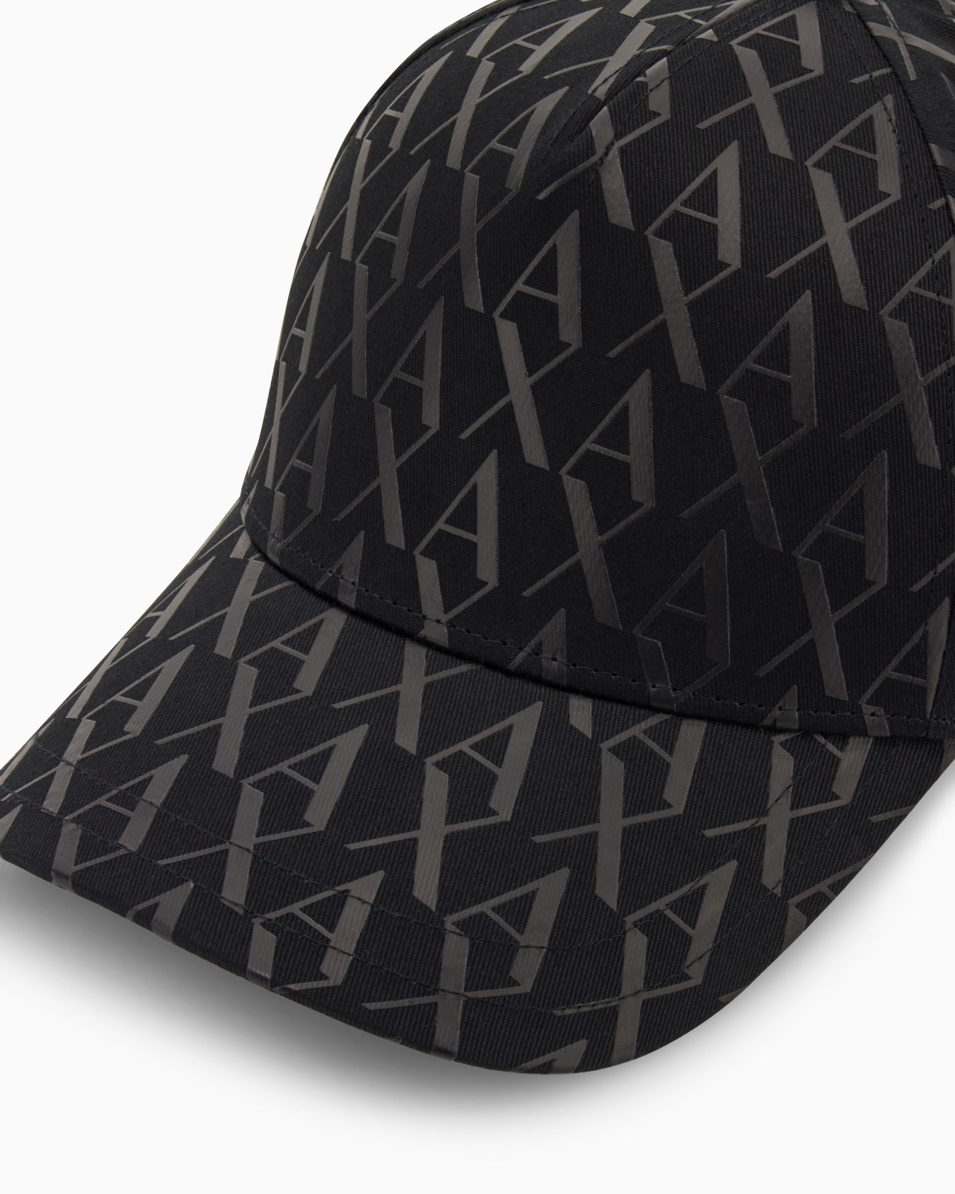Gorro con visera y logo por toda la prenda Diapositiva 2
