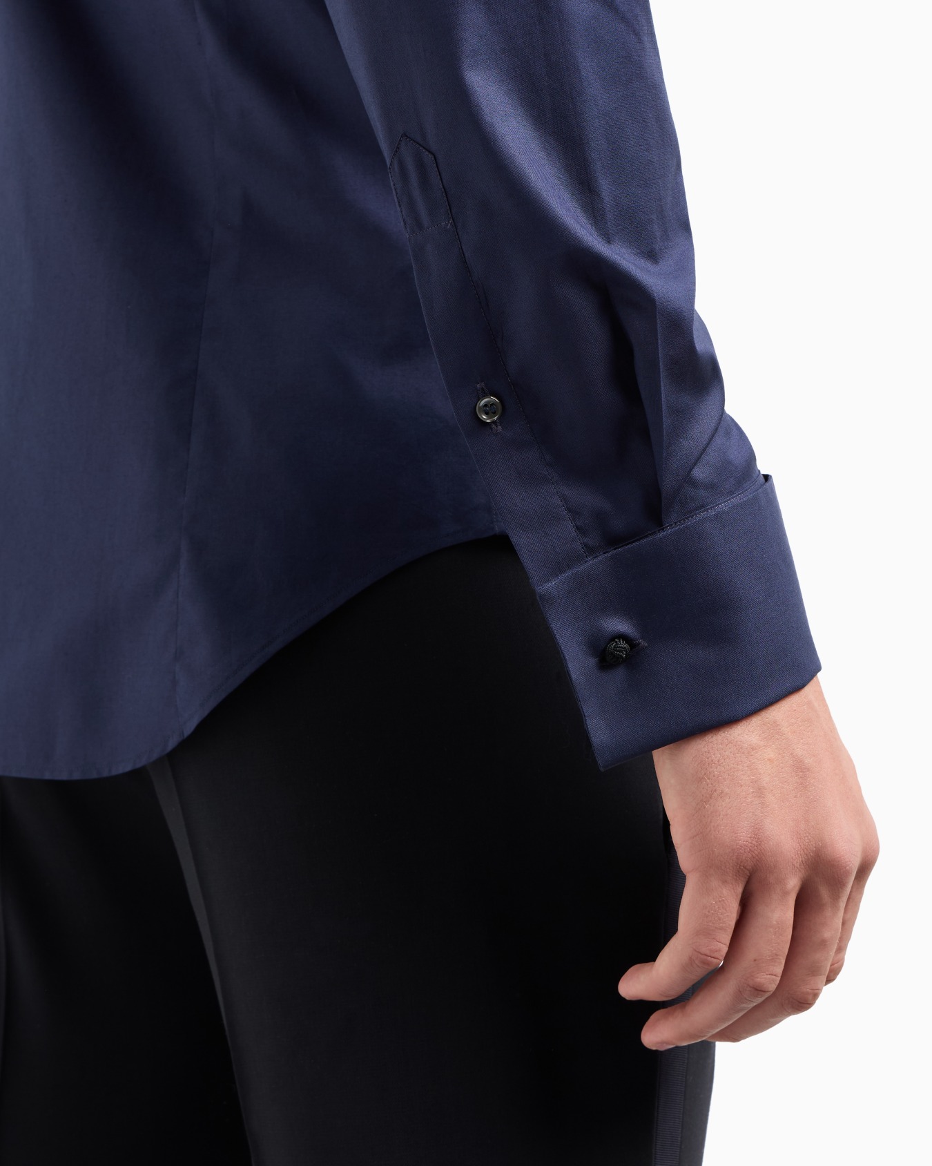 Pleated cotton tuxedo shirt Slide 5