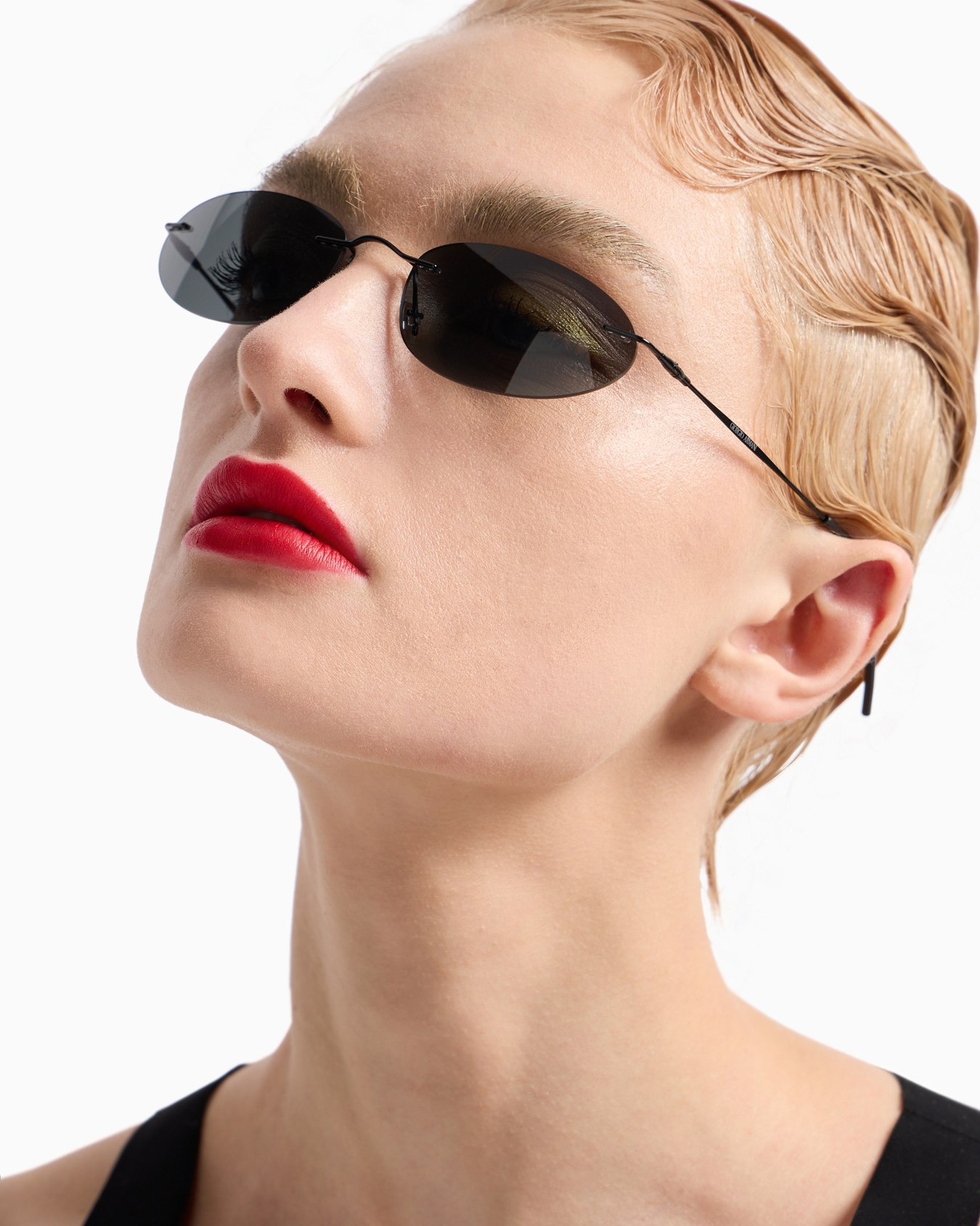 Oval women’s sunglasses Slide 1
