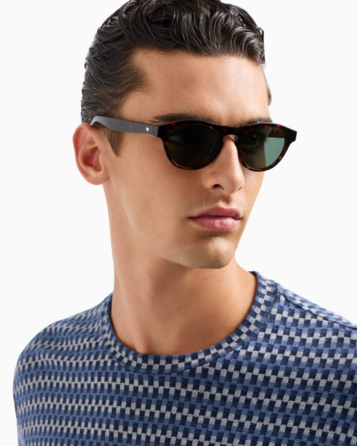 Men’s oval sunglasses Slide 1