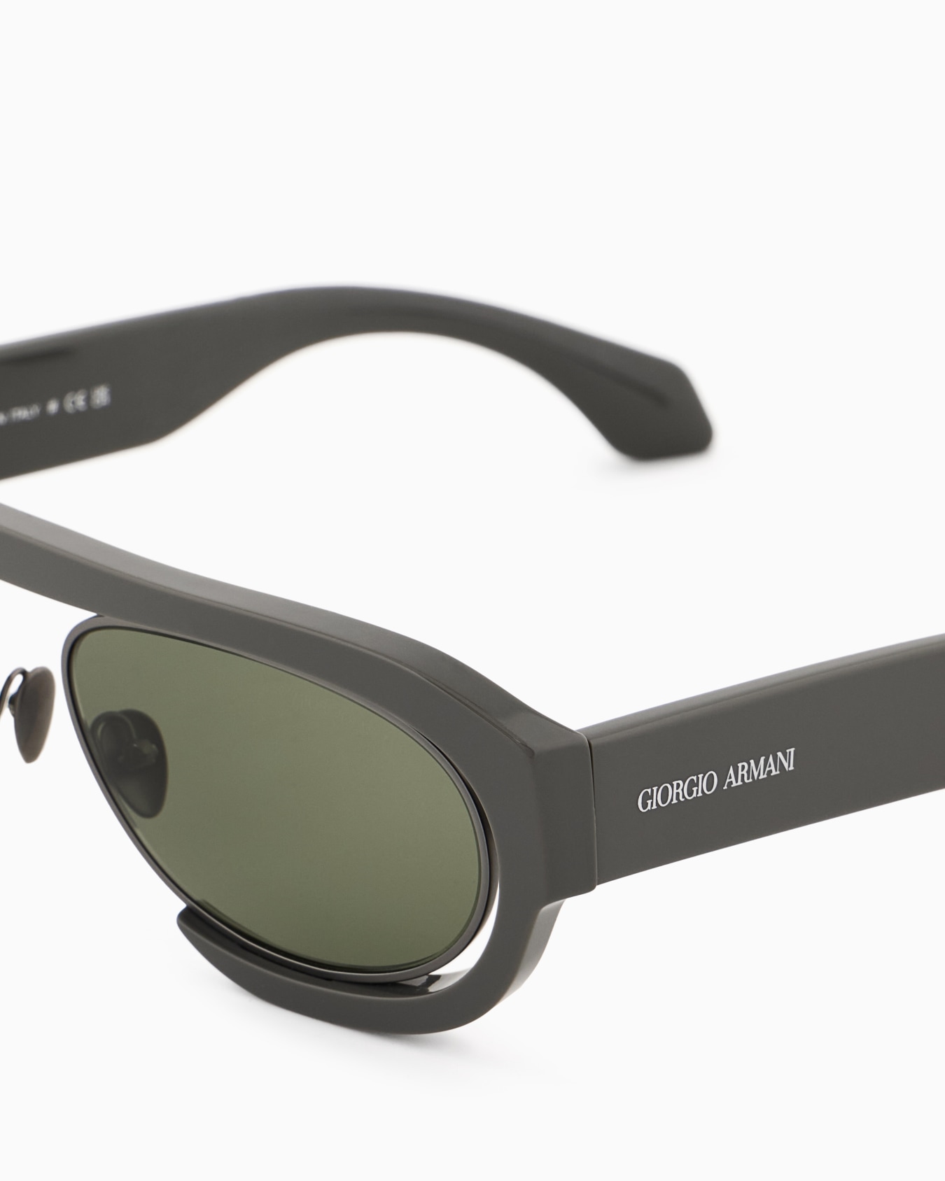 Men’s oval sunglasses Slide 3