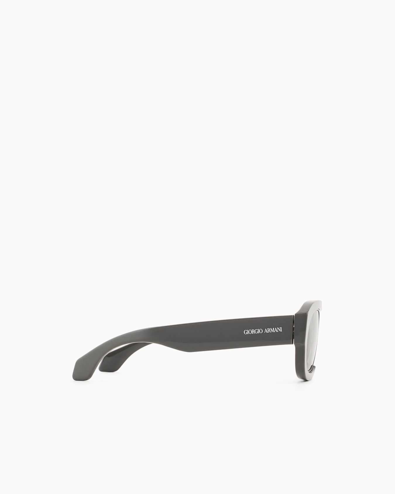 Men’s oval sunglasses Slide 2
