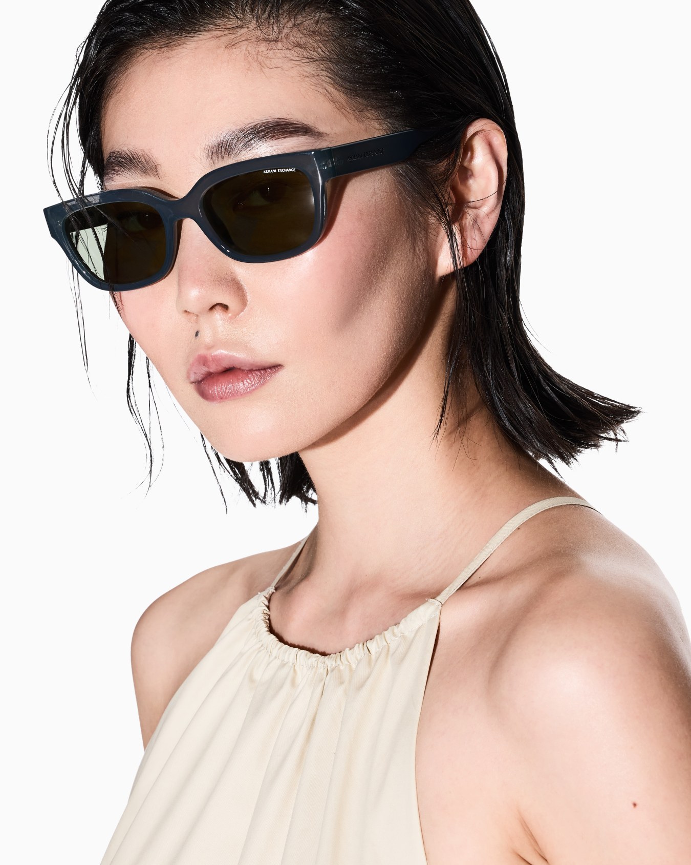 Irregular-shaped women’s sunglasses  Slide 1