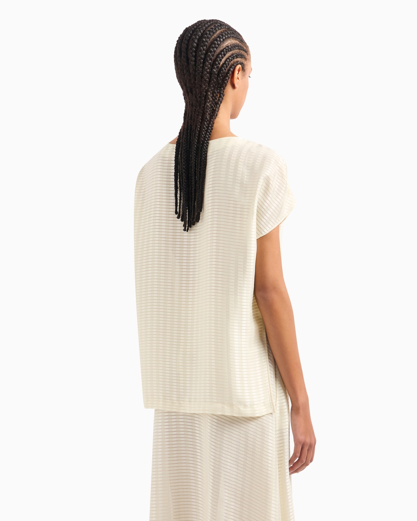 All-over rectangle-motif top with side slits Slide 2