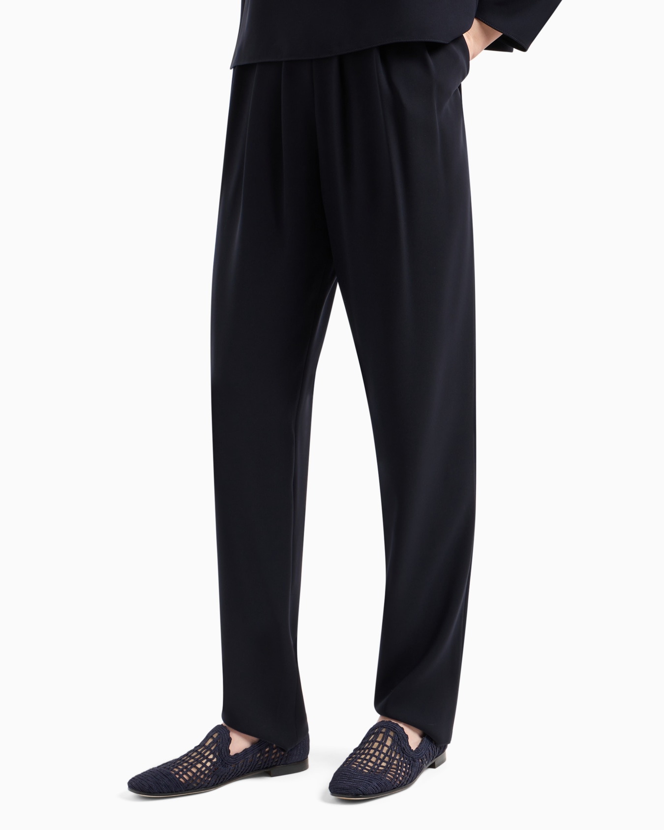 Darted, high-waisted trousers in techno cady Diapositiva 1