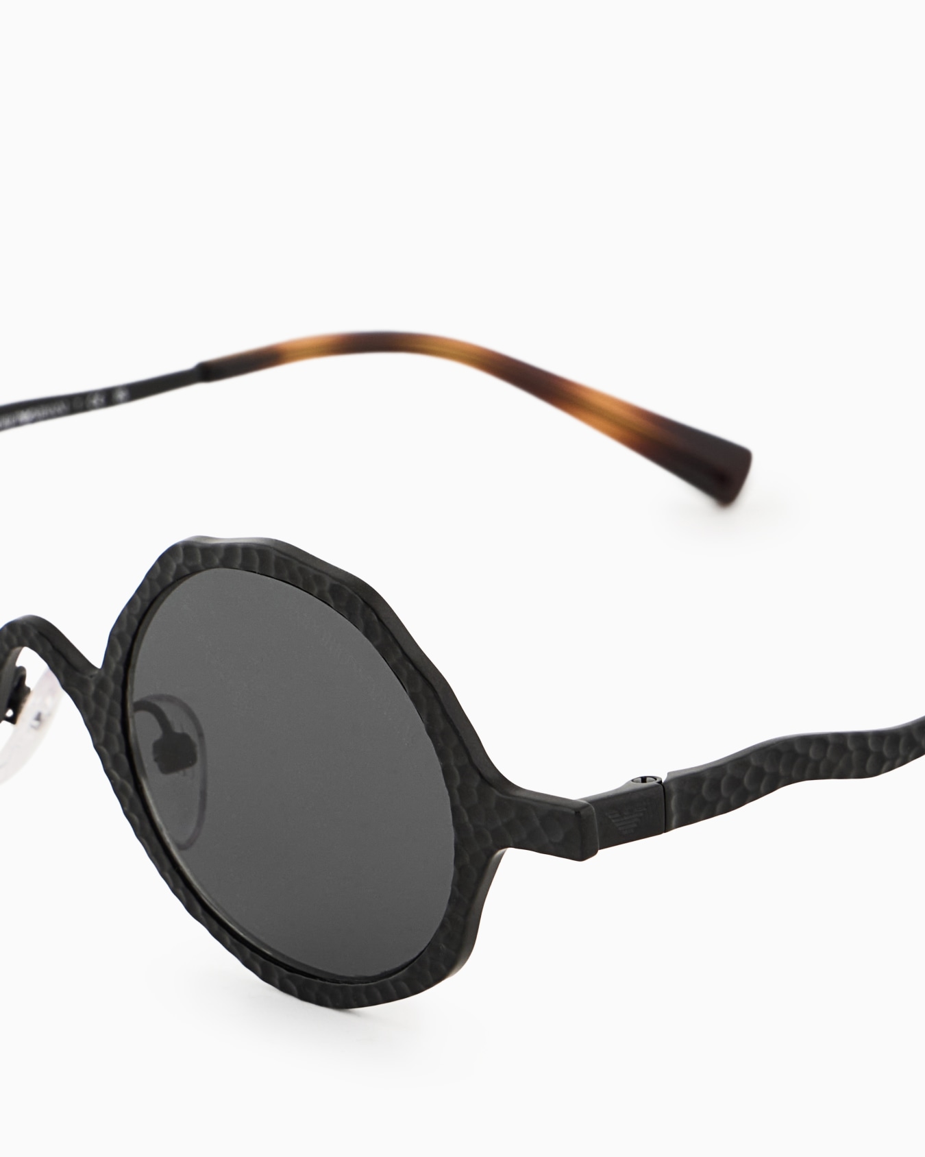 Men’s round sunglasses Slide 4