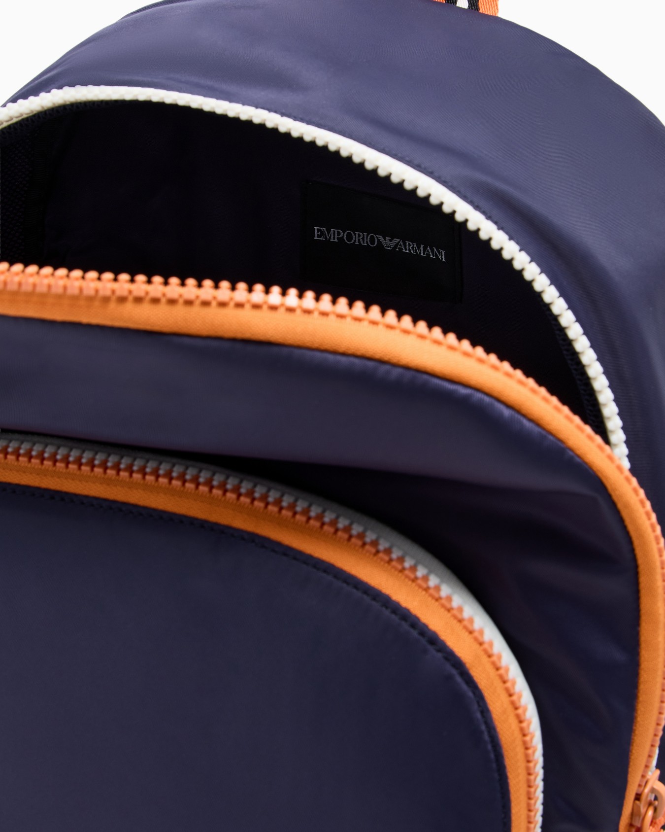 Round nylon backpack  Slide 3