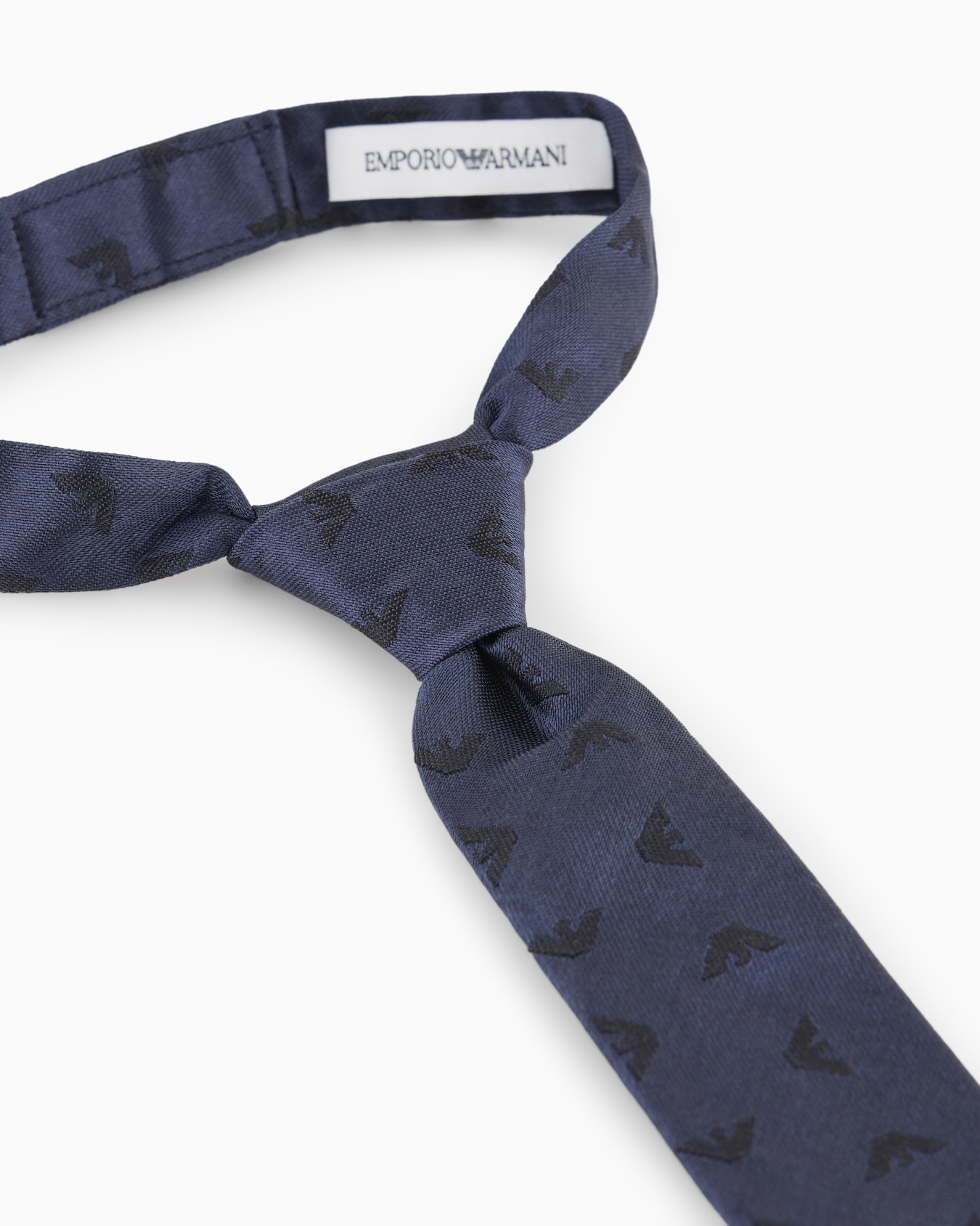 Cravate en pure soie avec aigles jacquard all over Diapositive 1