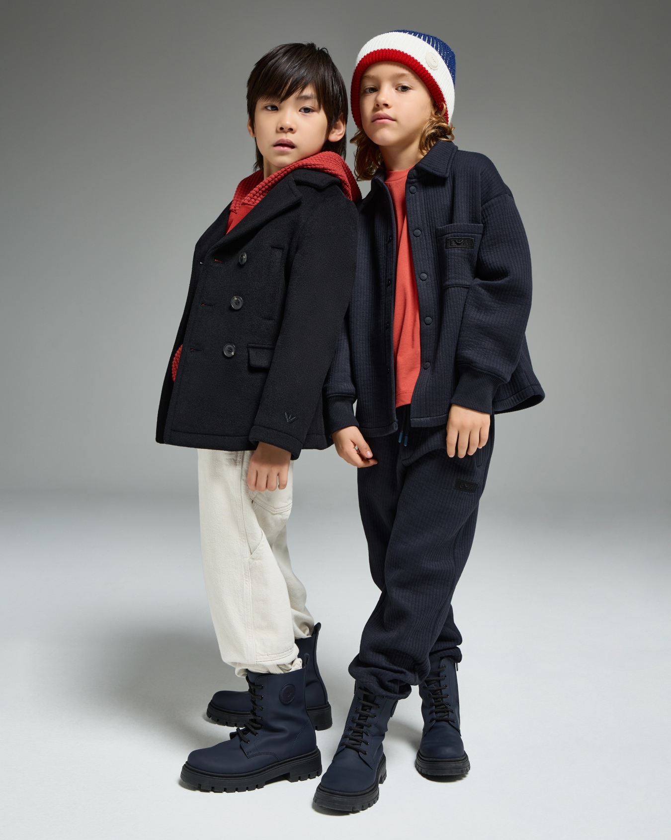 Double-breasted pea coat in Casentino wool  Slide 3