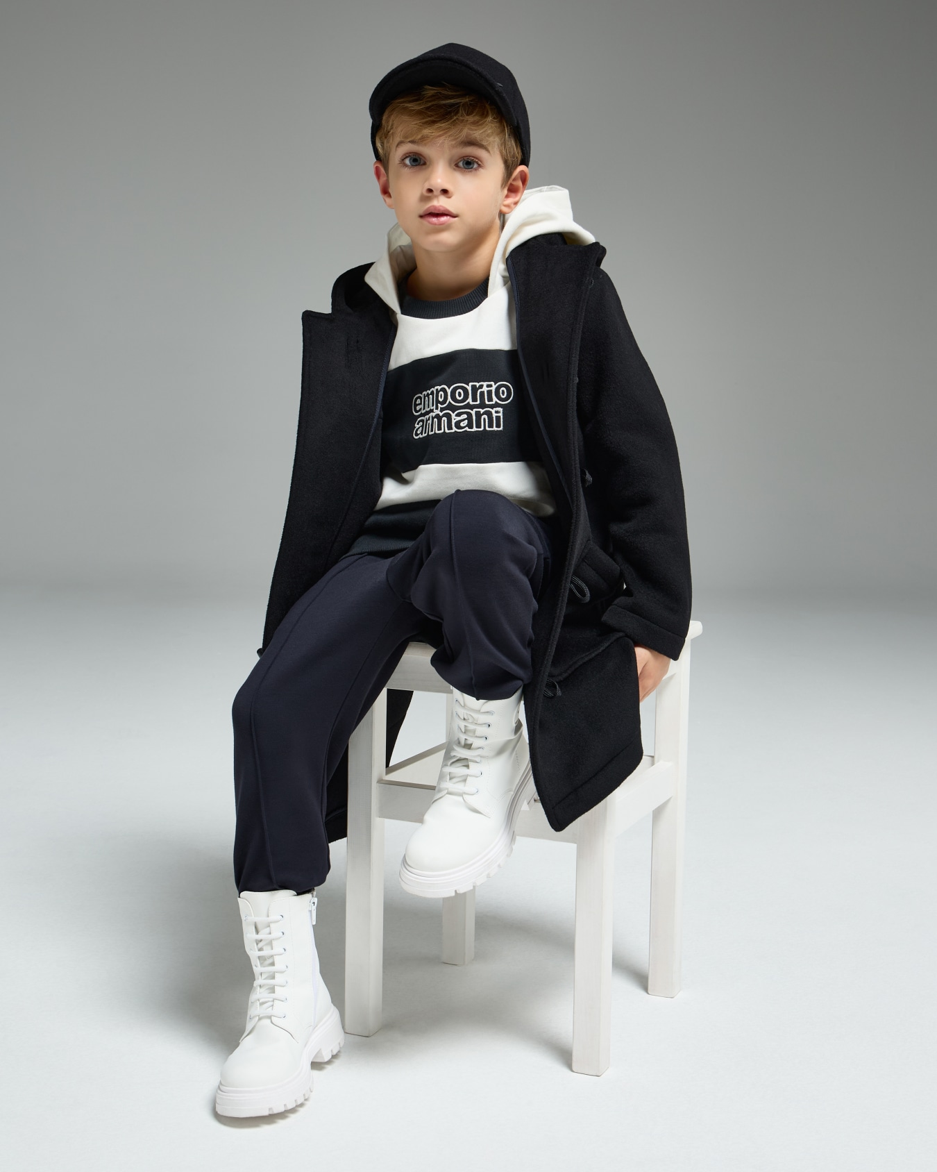 Double-jersey tracksuit with hooded zip-up sweatshirt Slide 3