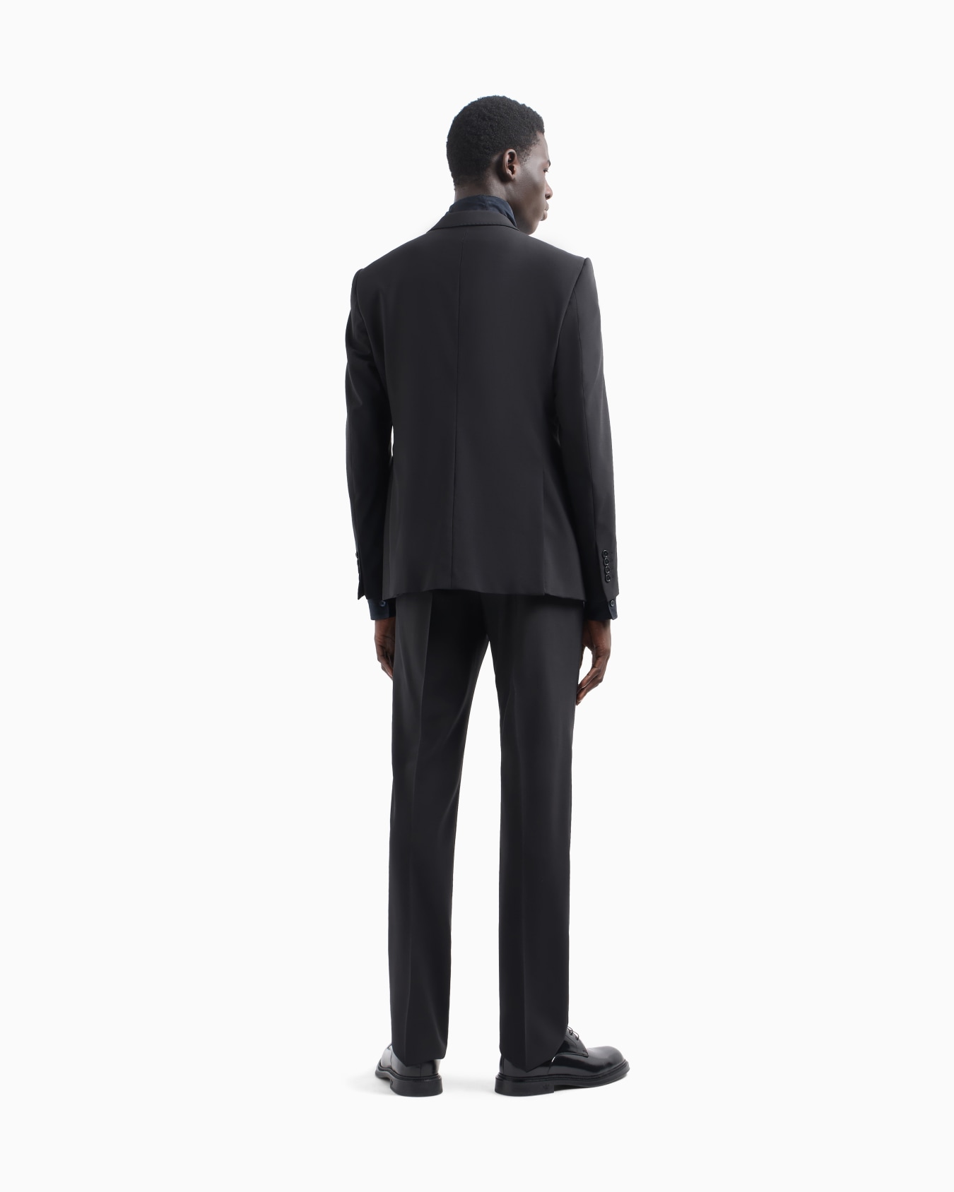 Single-breasted suit in virgin-wool two-way stretch canvas Slide 2