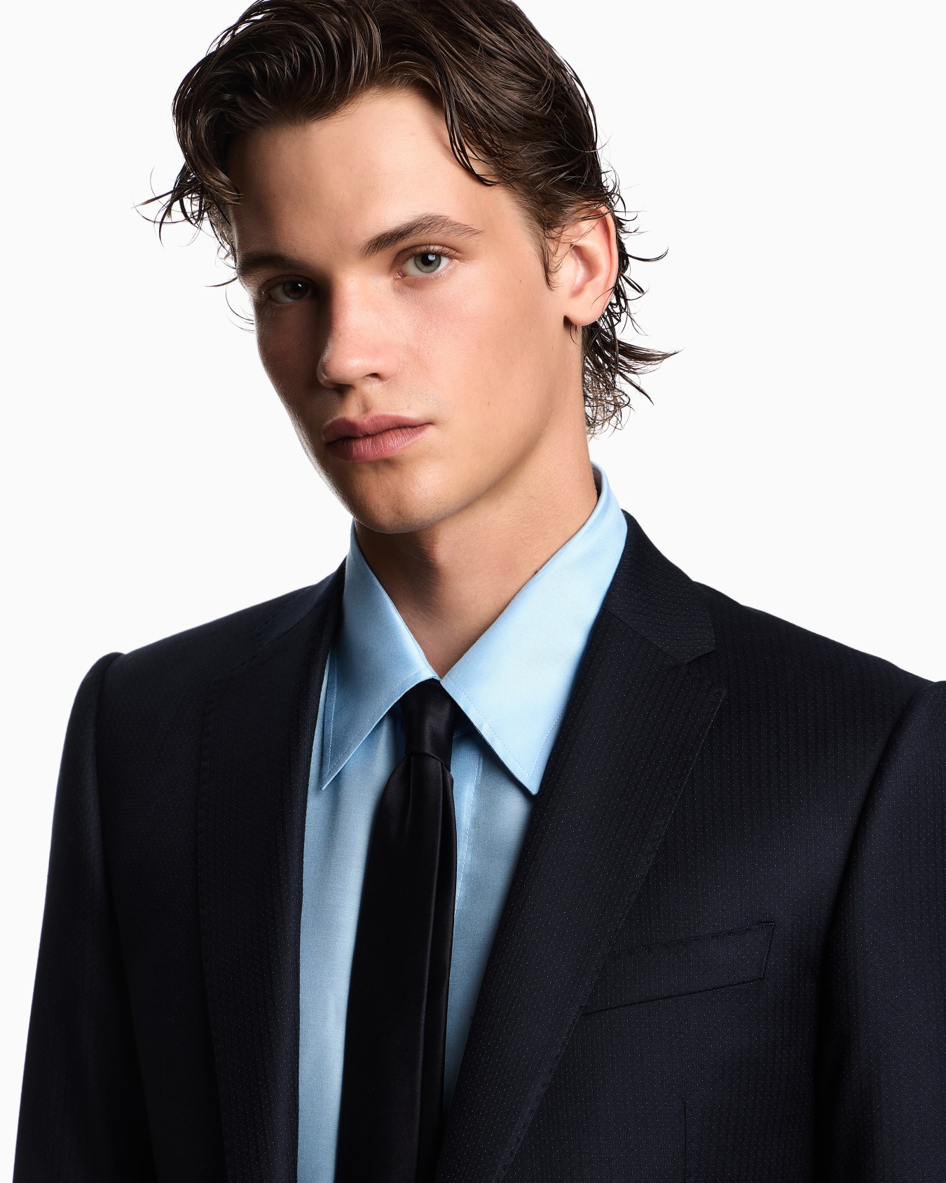 Regular-fit single-breasted suit in stippled micro-chevron virgin wool Slide 3