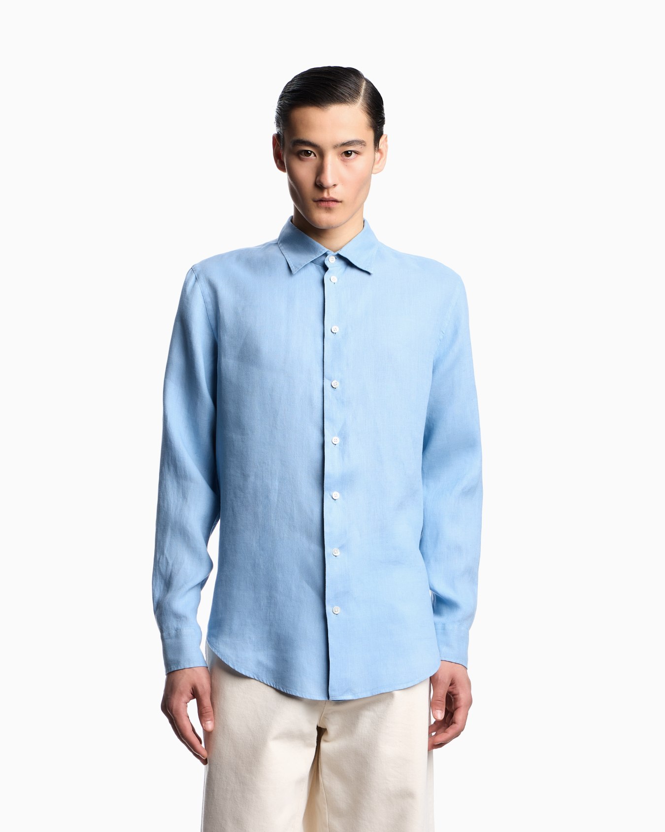 Garment-dyed linen shirt with French collar Slide 3