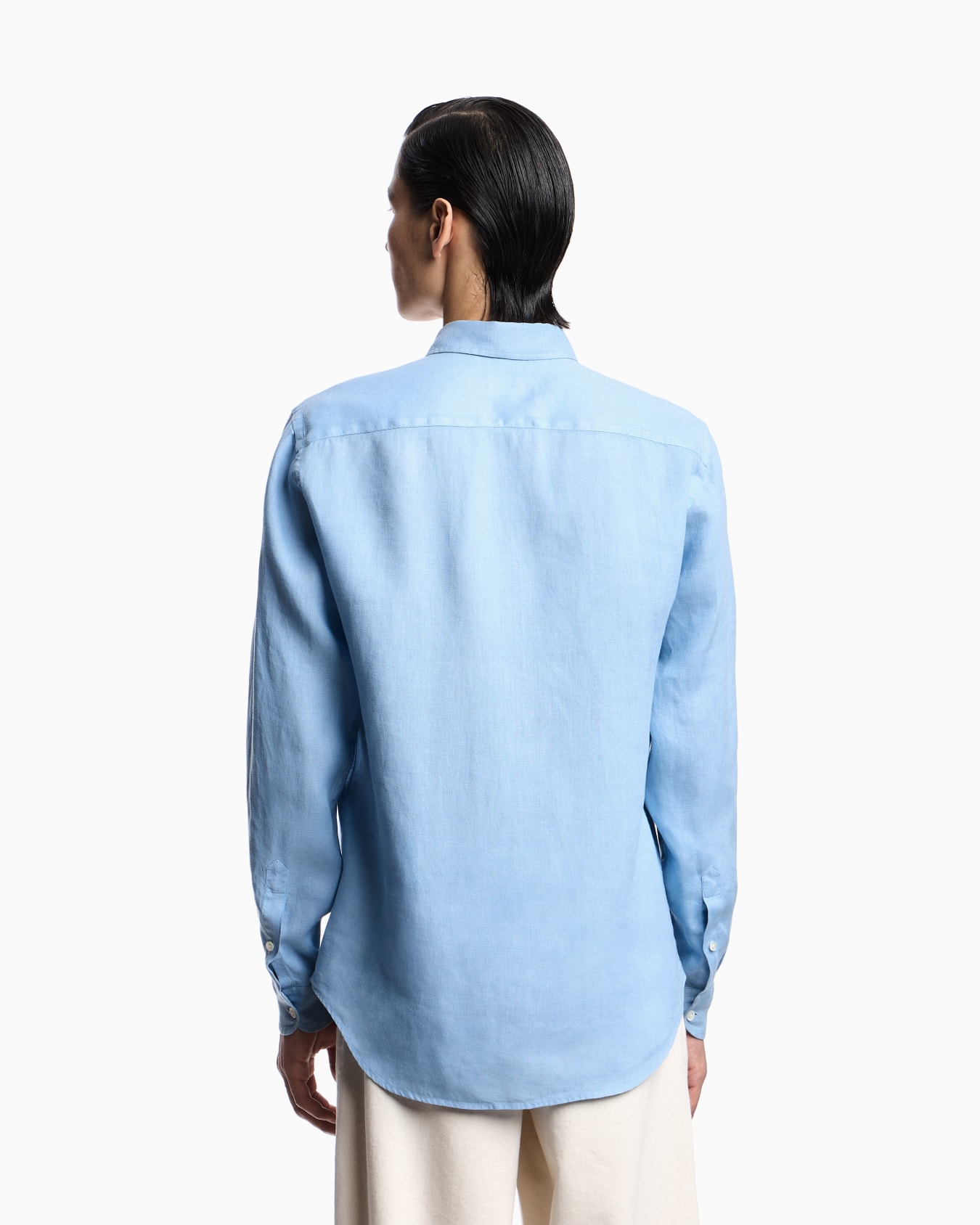 Garment-dyed linen shirt with French collar Slide 2