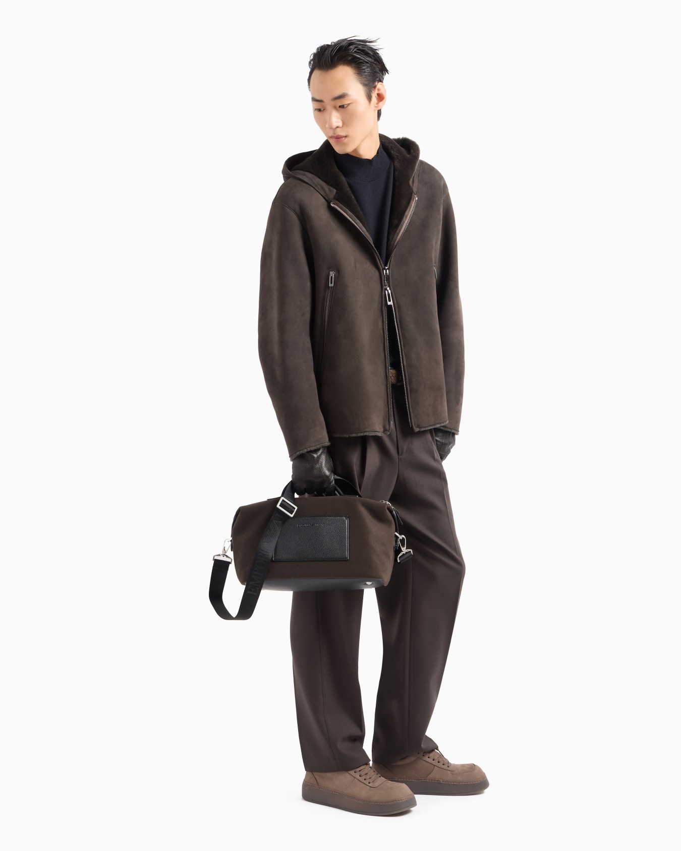 Loose-fit sheepskin jacket with suede merino lamb shearling hood Slide 4