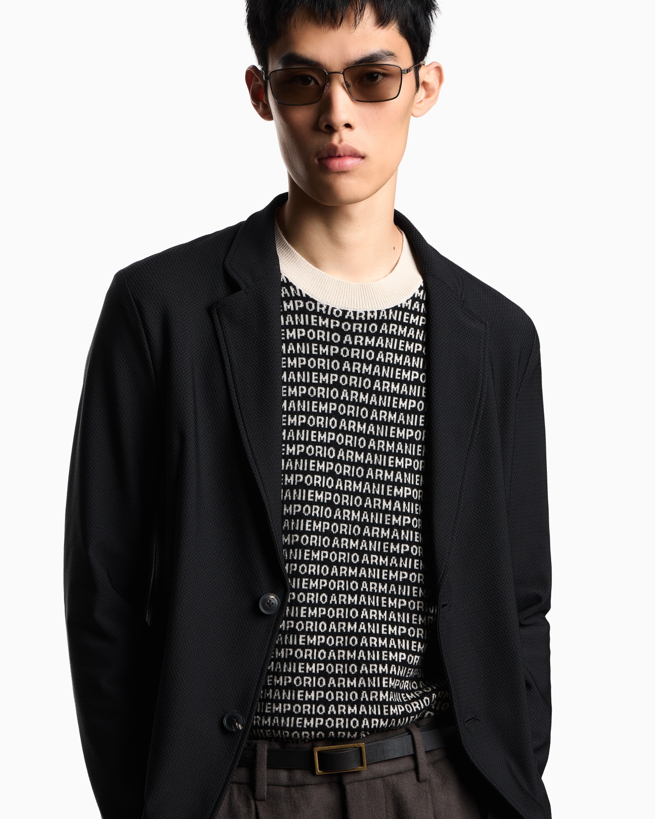 Single-breasted jacket in technical jersey with a 3D micro-textured effect Slide 4