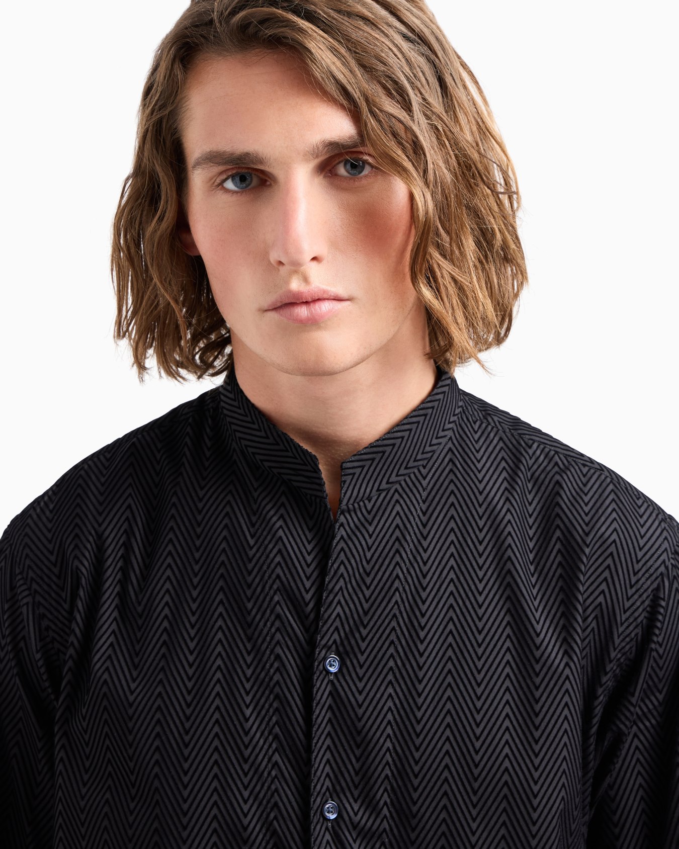 Stretch sateen-cotton shirt with guru collar Slide 4