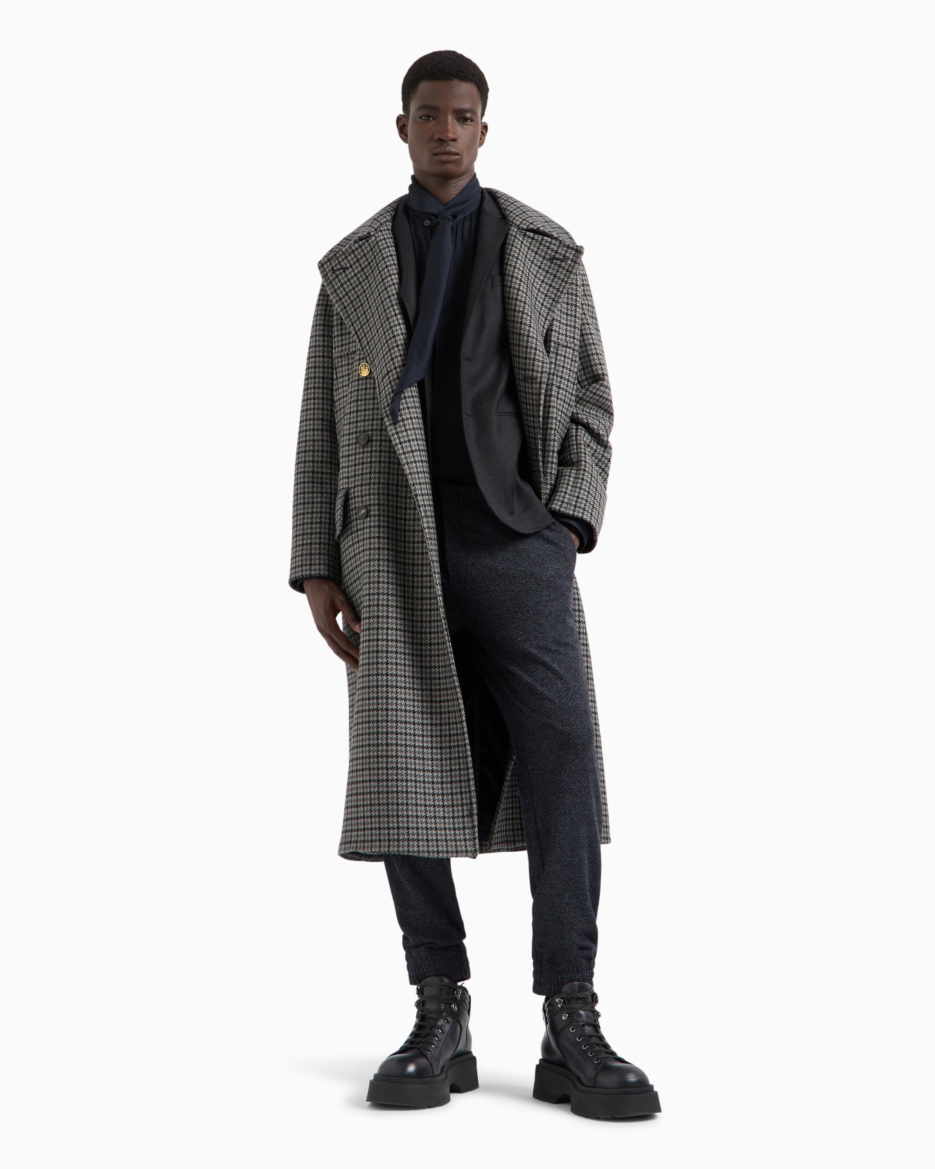 Single-breasted jacket in stretch virgin wool flannel Slide 3