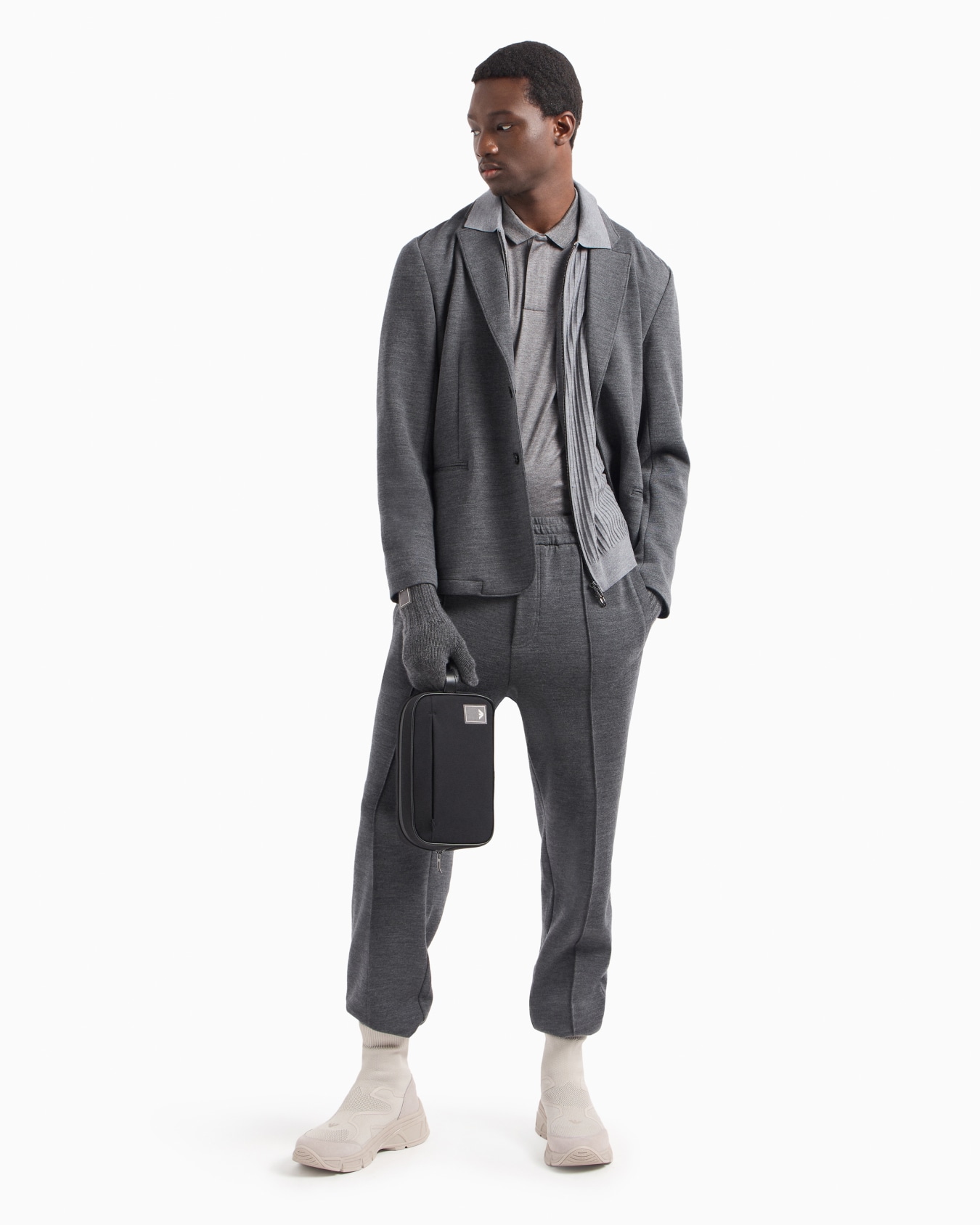 Travel Essential single-breasted jacket in virgin wool-blend jersey Slide 4