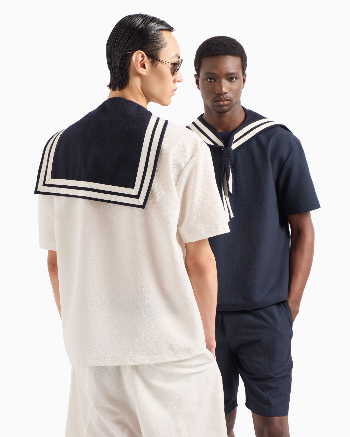 Super-lightweight technical-seersucker T-shirt Slide 6