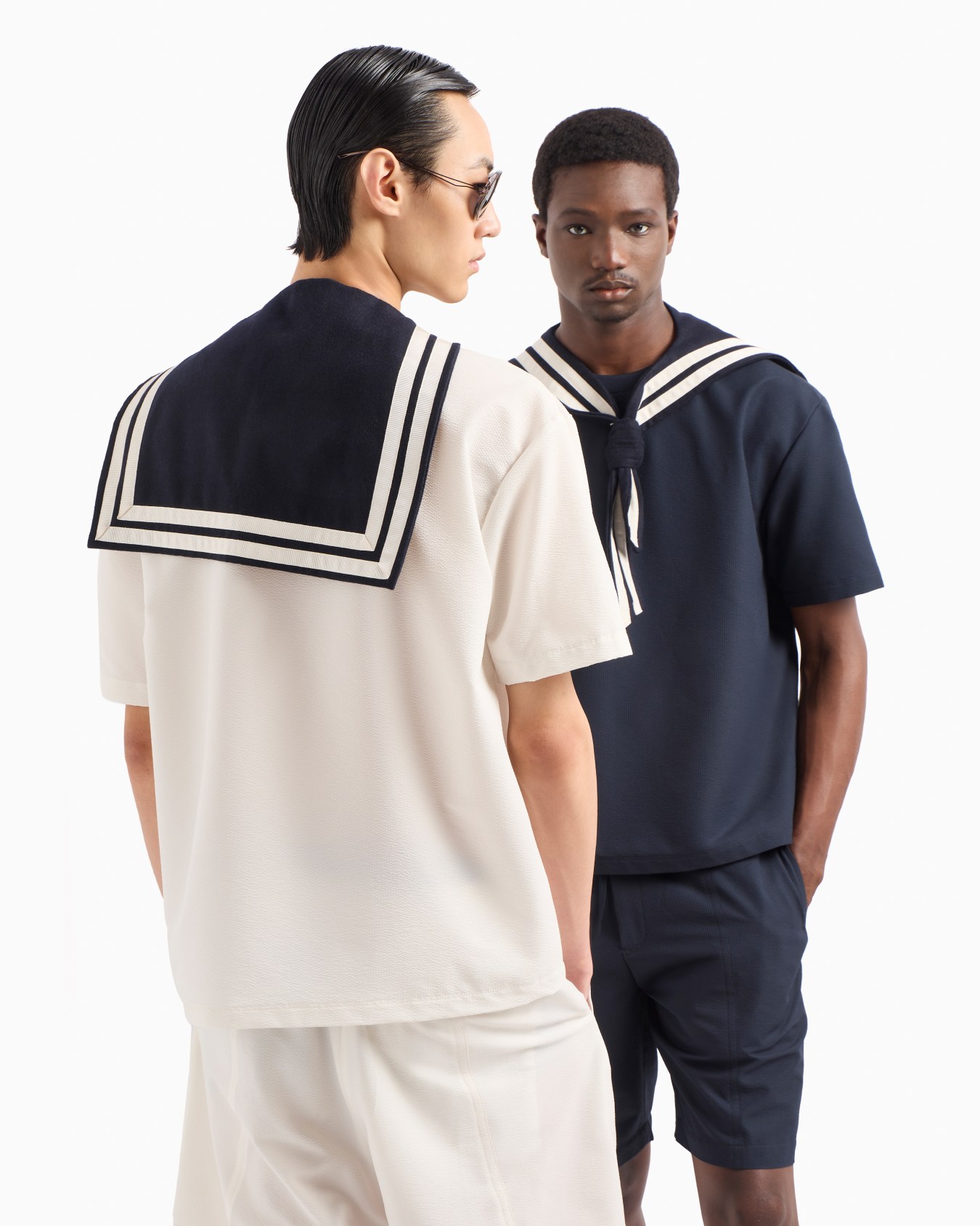 Super-lightweight technical-seersucker T-shirt Slide 6
