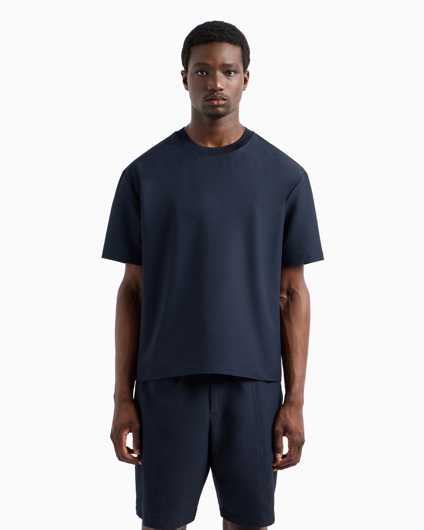 Super-lightweight technical-seersucker T-shirt Slide 2