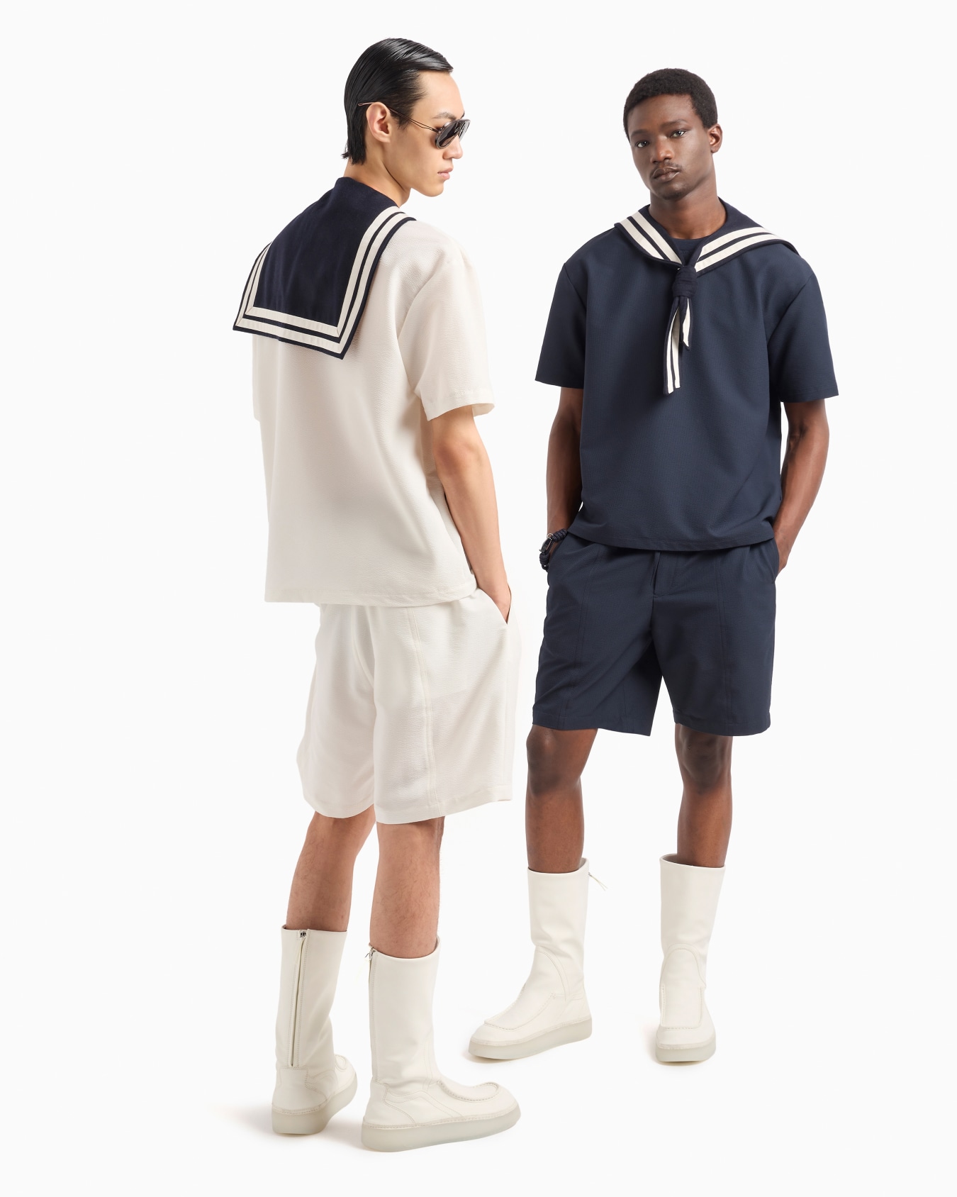 Super-lightweight technical-seersucker T-shirt Slide 4