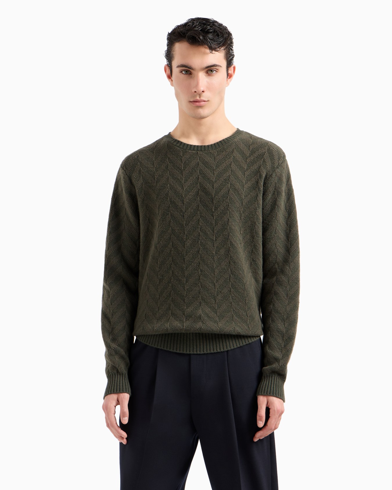Icon virgin-wool jumper with two-tone jacquard chevron motif Slide 1