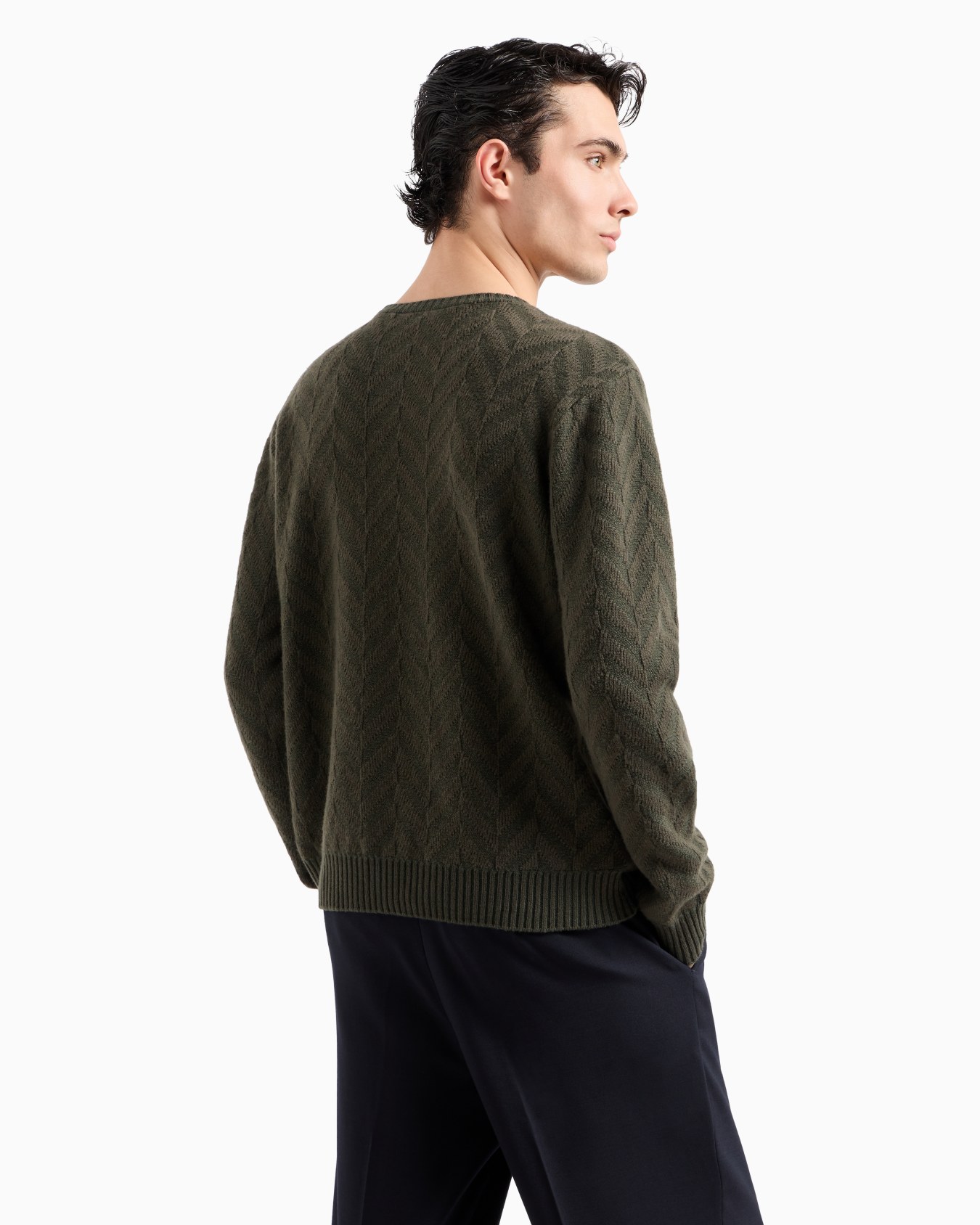 Icon virgin-wool jumper with two-tone jacquard chevron motif Slide 2