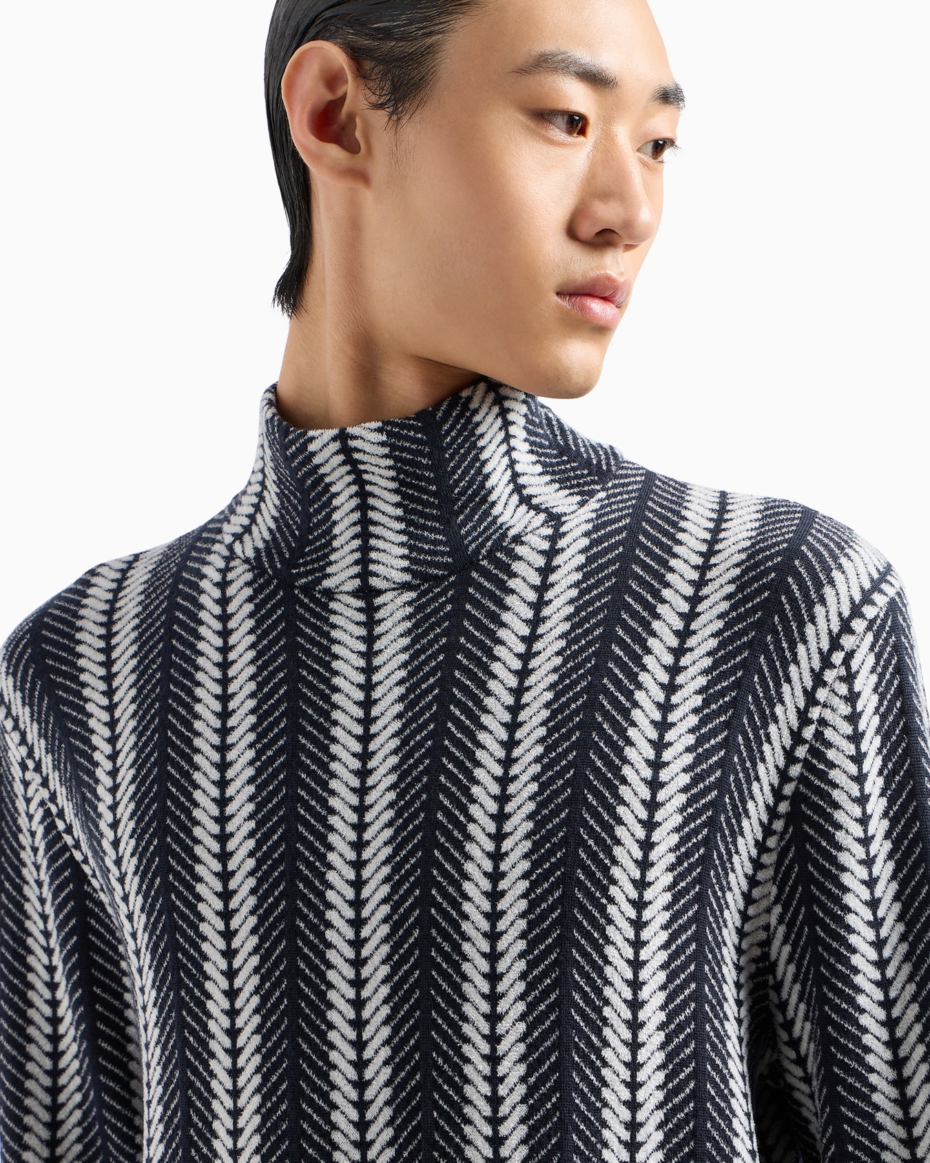 Pull à col ras-du-cou en mélange de laine jacquard avec motif chevron bicolore Icon Diapositive 5