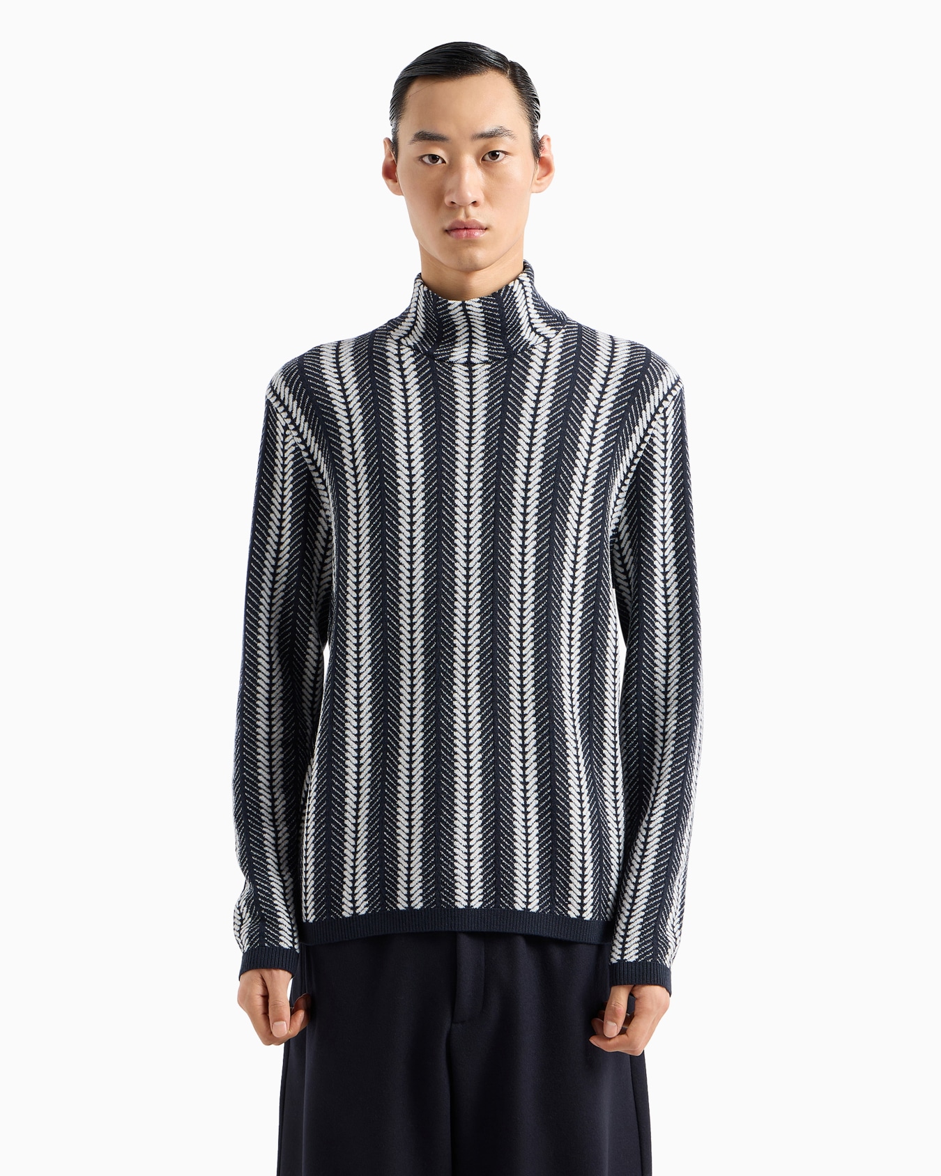 Pull à col ras-du-cou en mélange de laine jacquard avec motif chevron bicolore Icon Diapositive 2