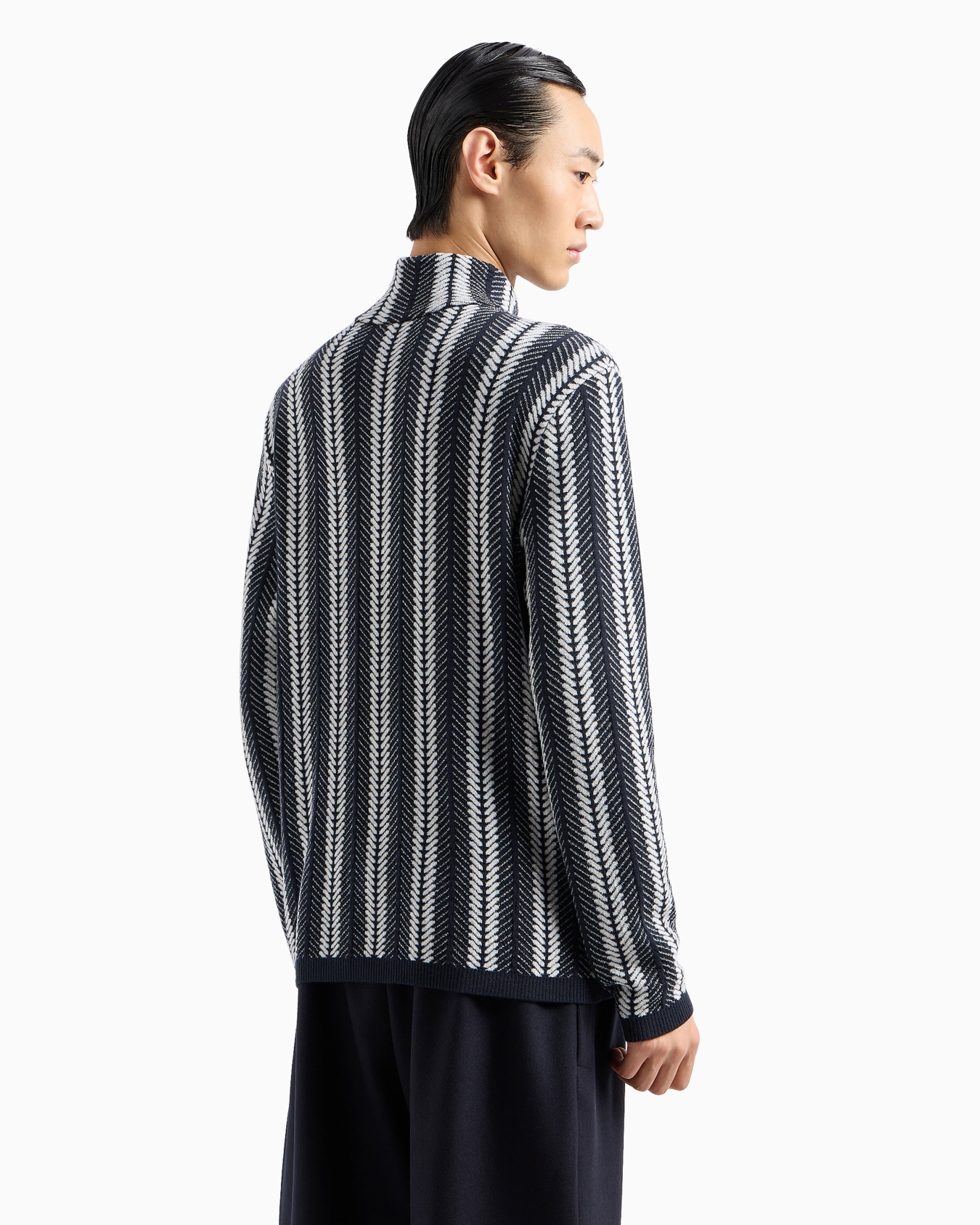 Pull à col ras-du-cou en mélange de laine jacquard avec motif chevron bicolore Icon Diapositive 3
