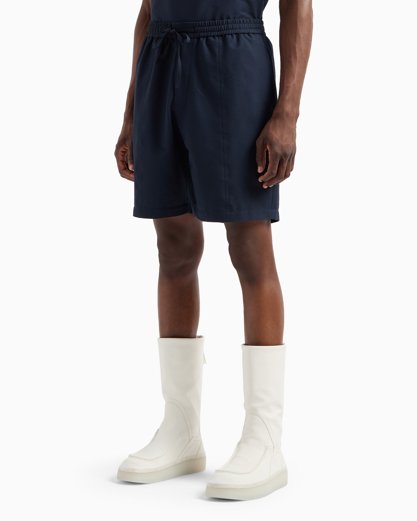 Bermudas con cordón de sirsaca técnica superligera Diapositiva 2