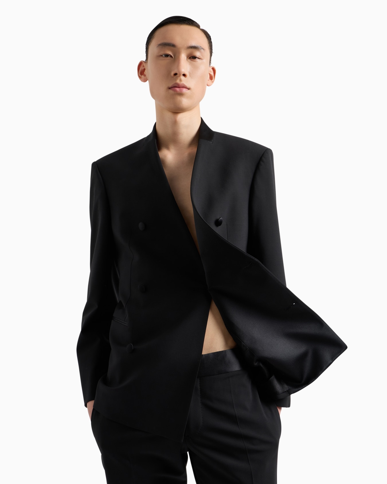Blazer à double boutonnage en toile de laine vierge bi-stretch avec col en satin Diapositive 5
