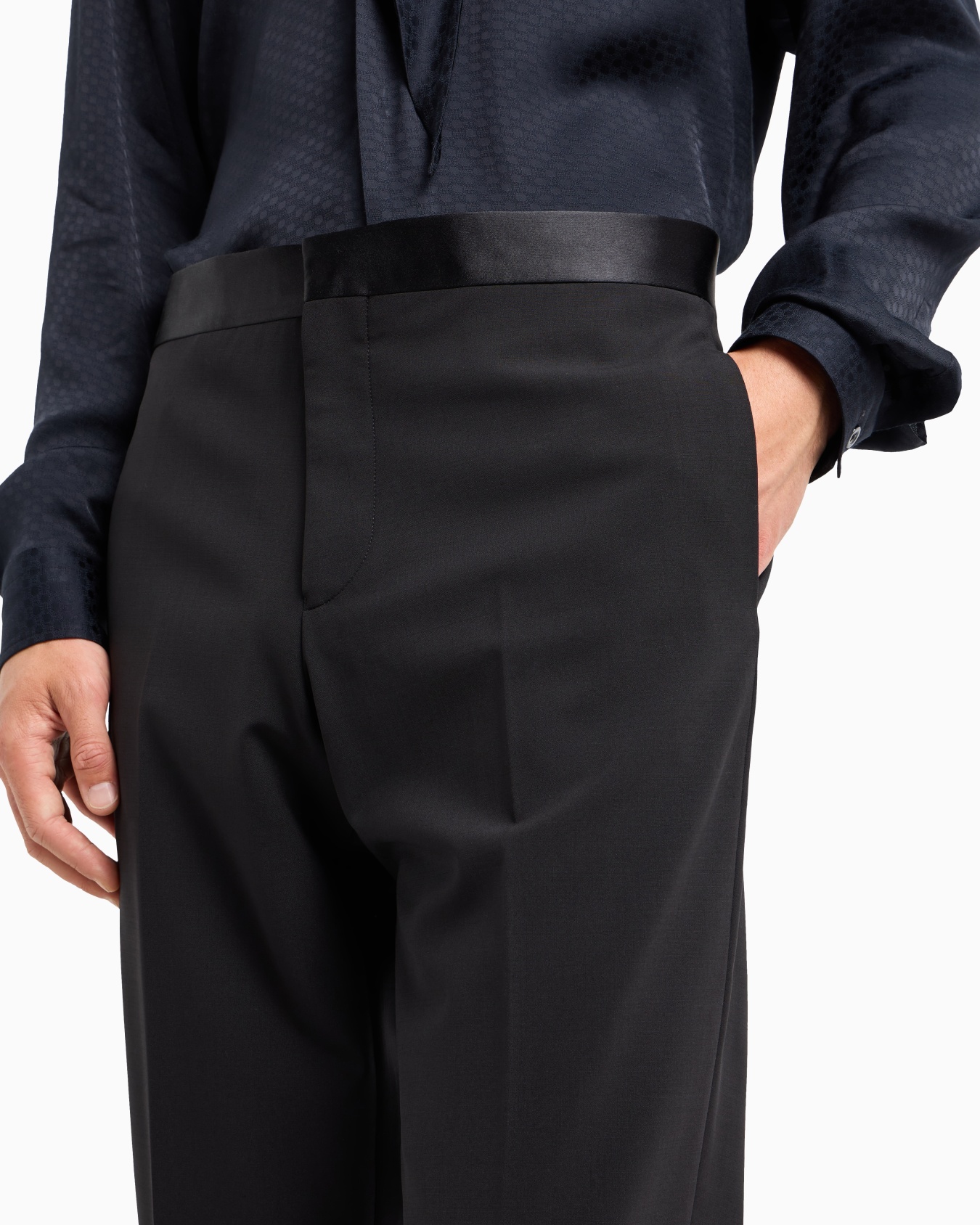 Pantalon en toile bi-stretch de laine vierge avec taille en satin Diapositive 4