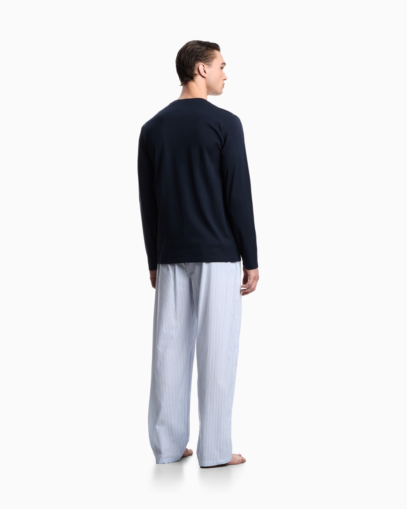 Pyjamas with trousers in all-over pattern jacquard Slide 2