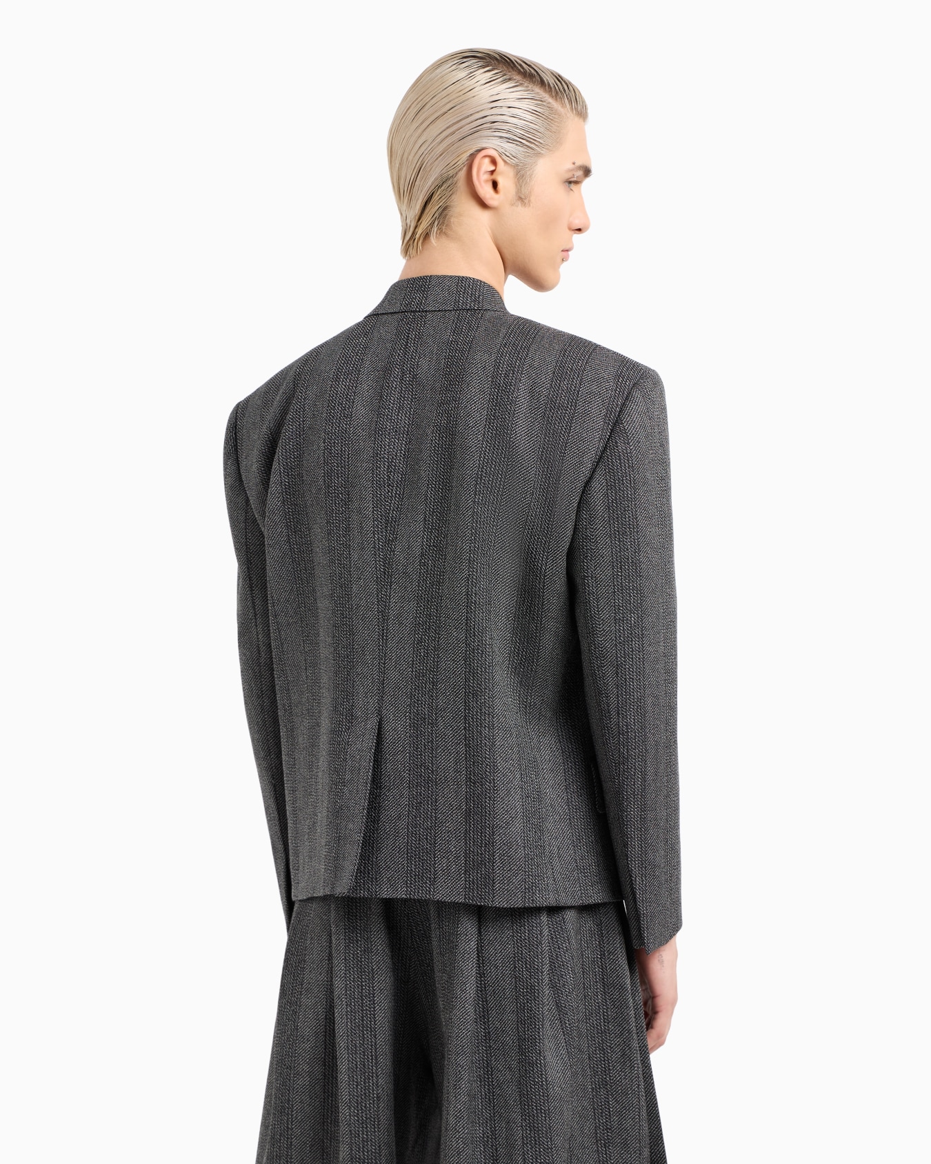 Short single-breasted blazer in compact virgin wool with chevron stripes Slide 2