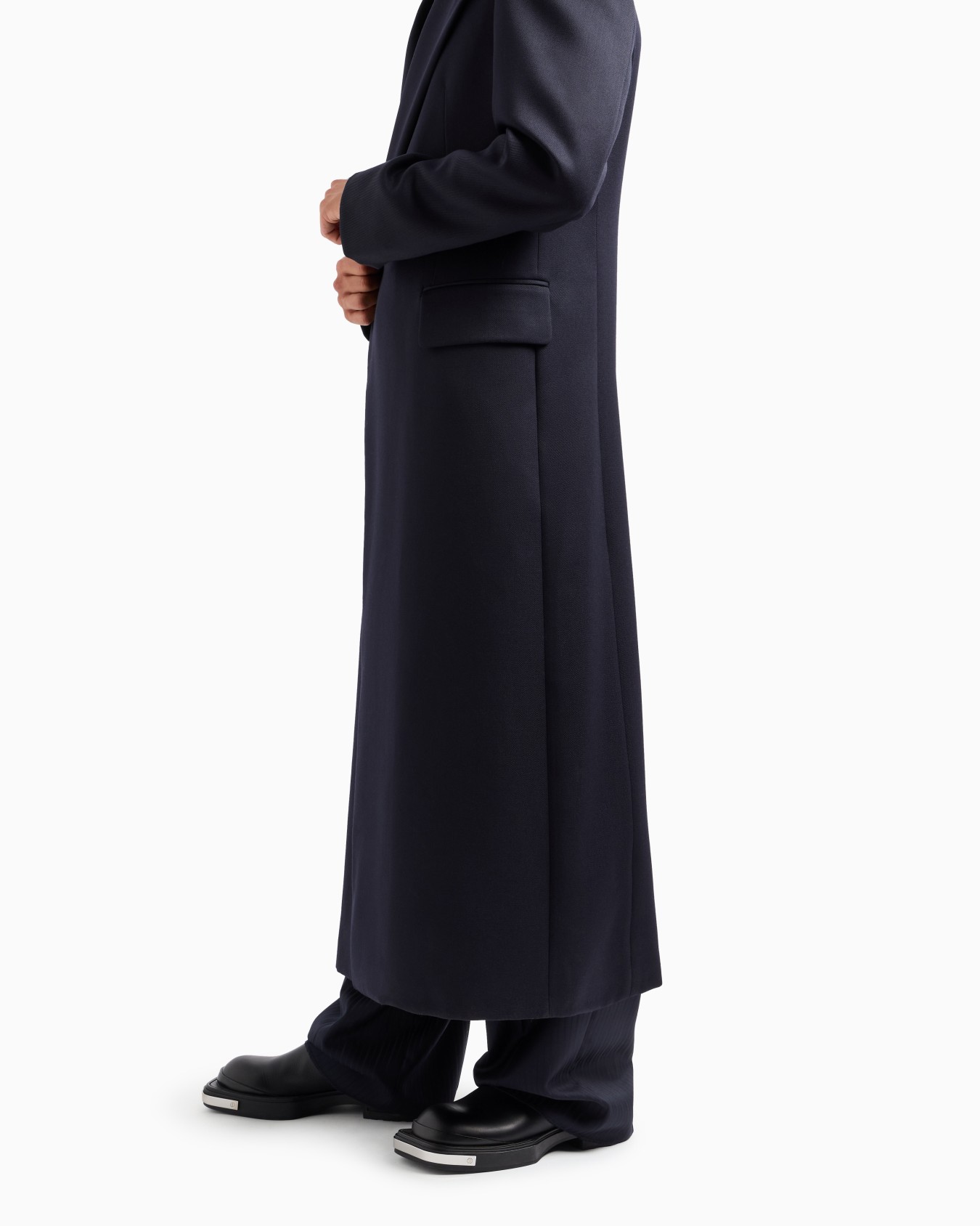 Coat with lapels in compact wool cover fabric Slide 4